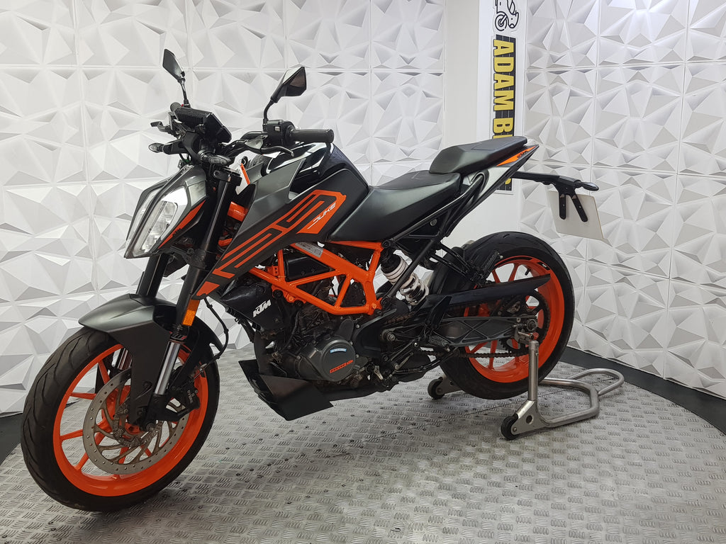 2022 KTM DUKE 125 ABS
