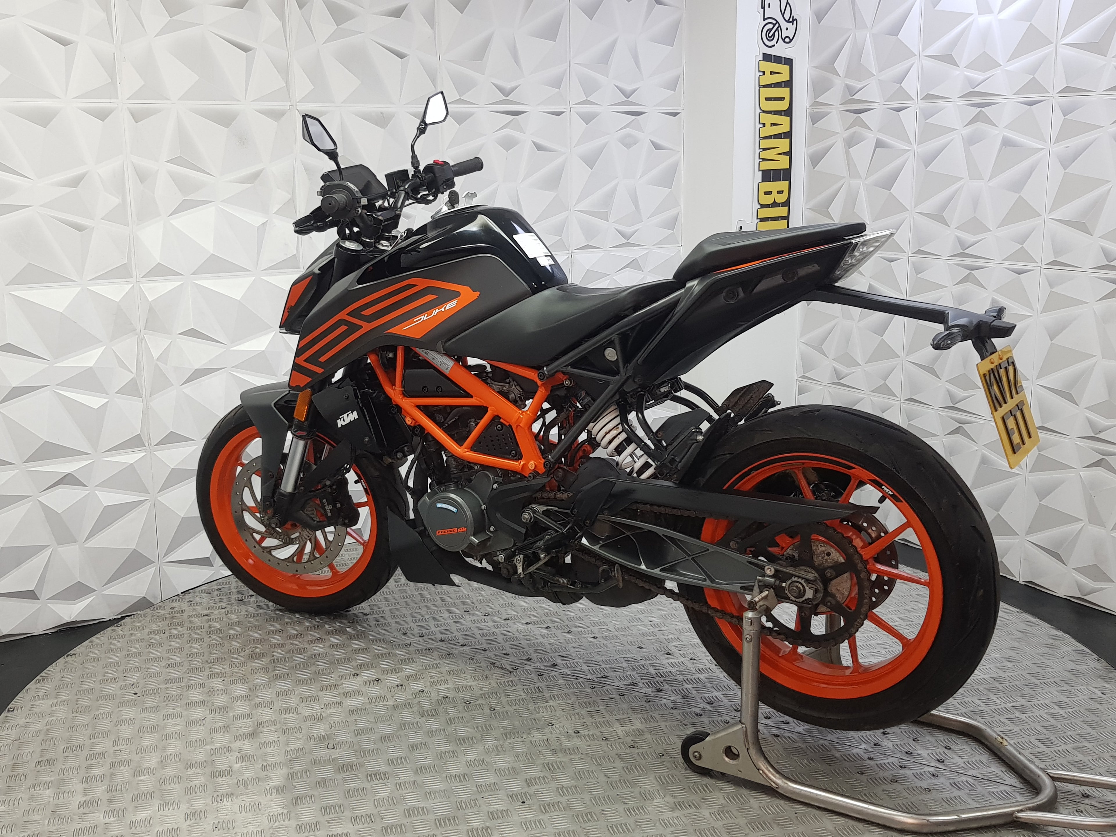 2022 KTM DUKE 125 ABS
