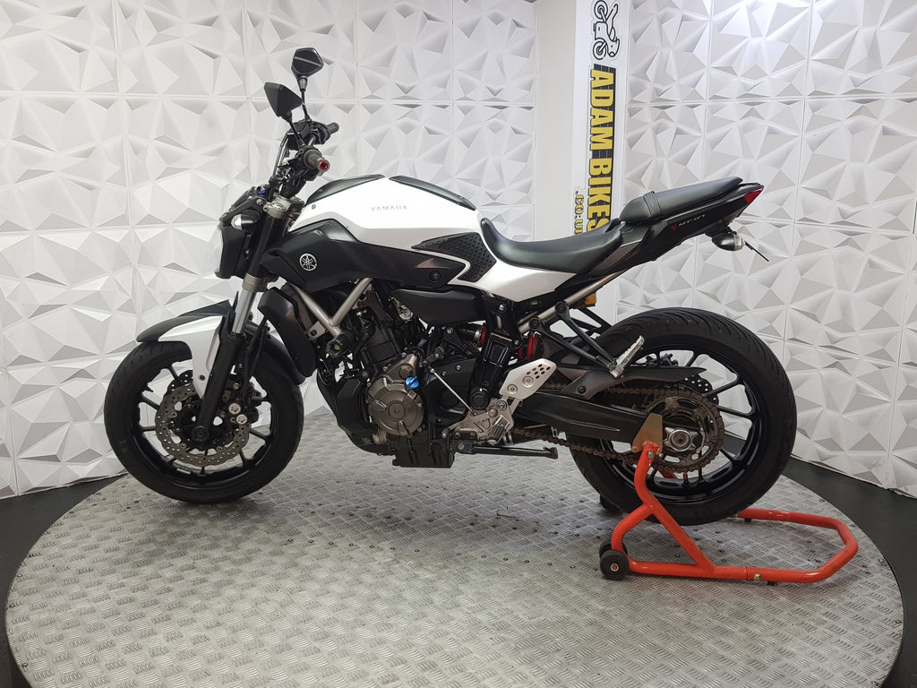 2015 YAMAHA MT07