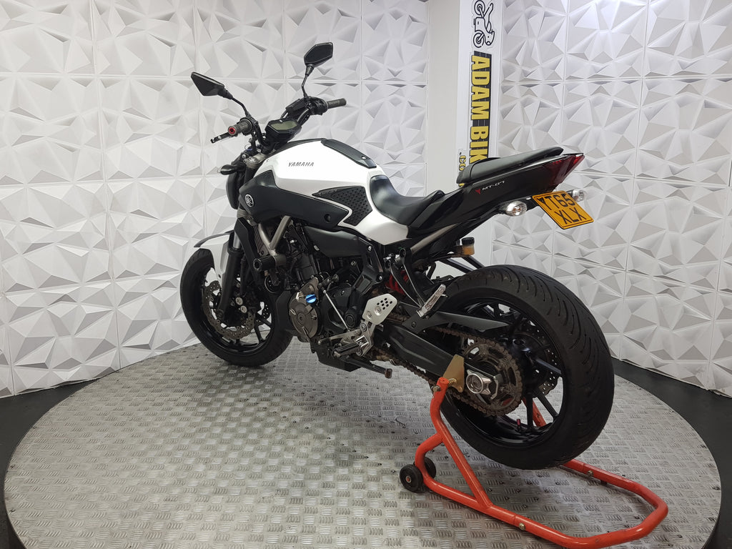 2015 YAMAHA MT07