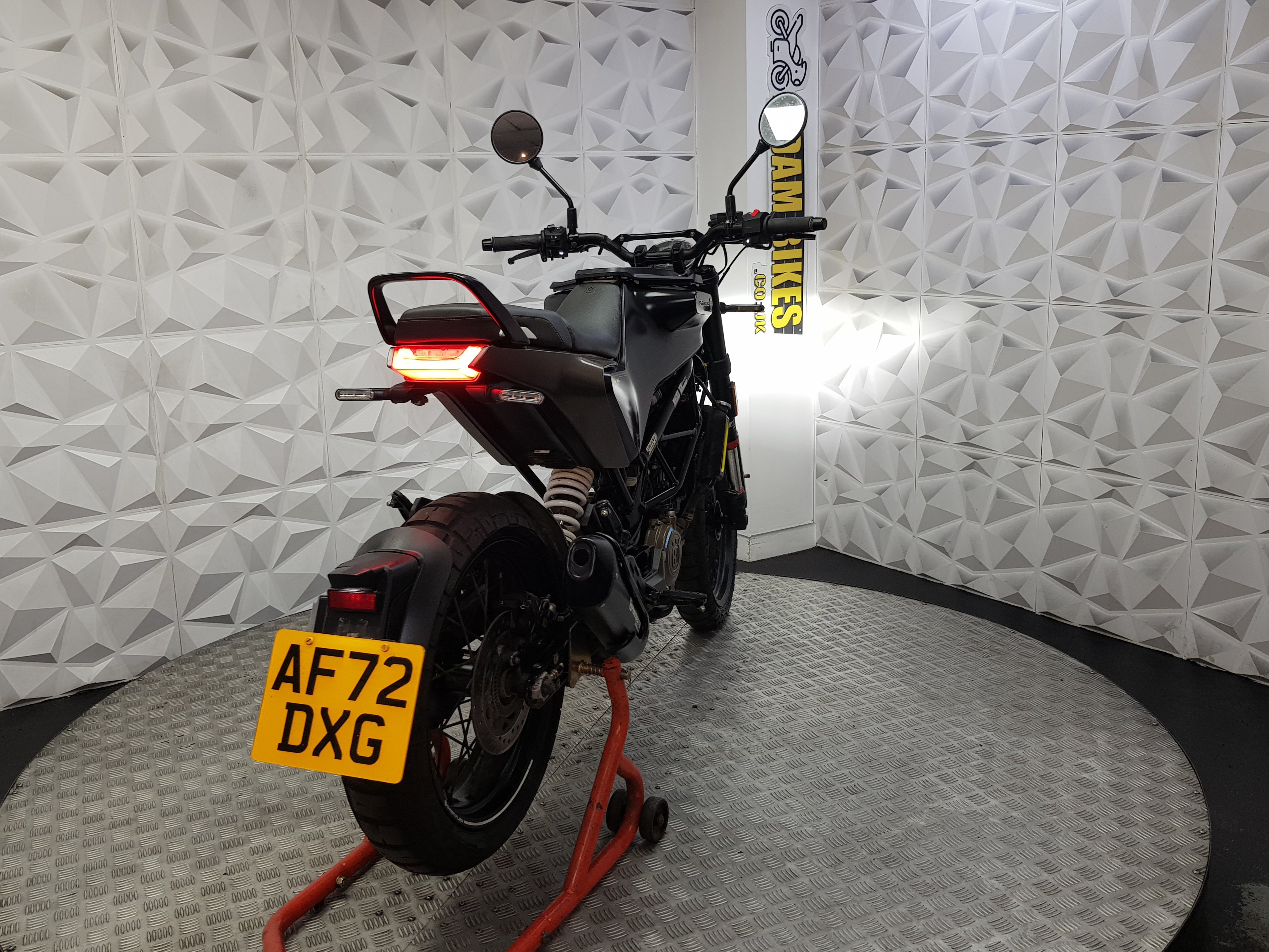 2022 Husqvarna Svartpilen 125 ABS