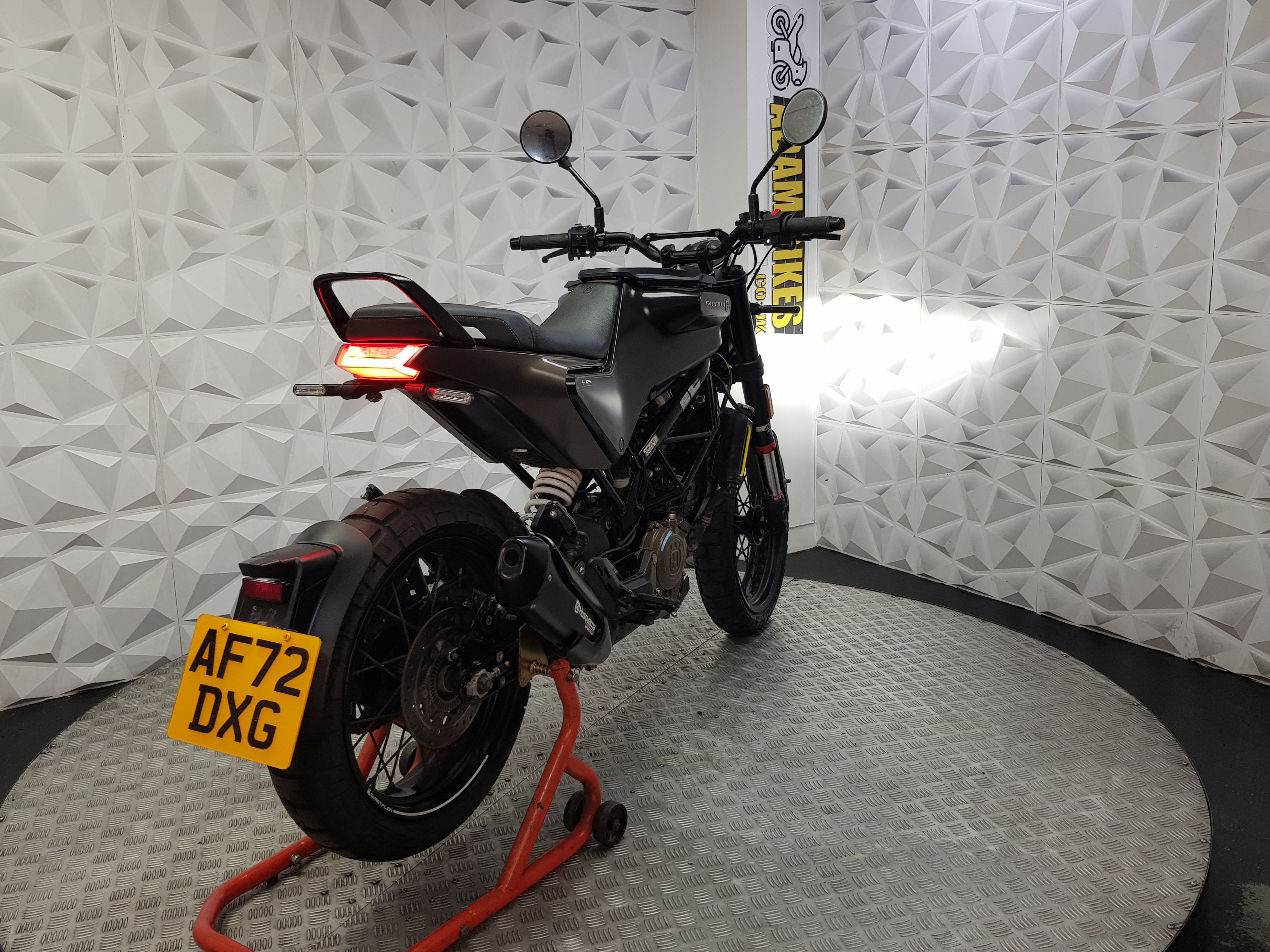 2022 Husqvarna Svartpilen 125 ABS