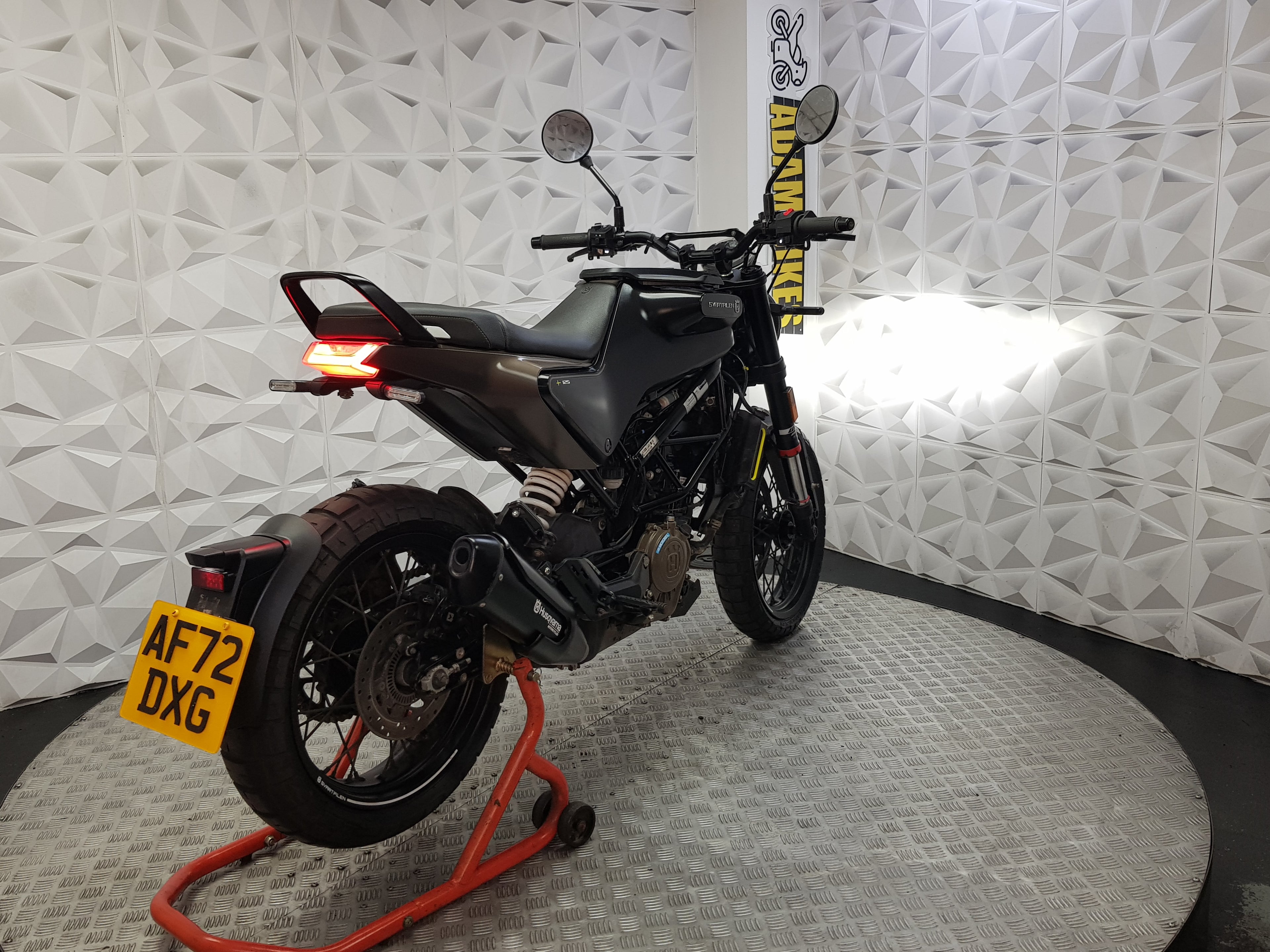 2022 Husqvarna Svartpilen 125 ABS