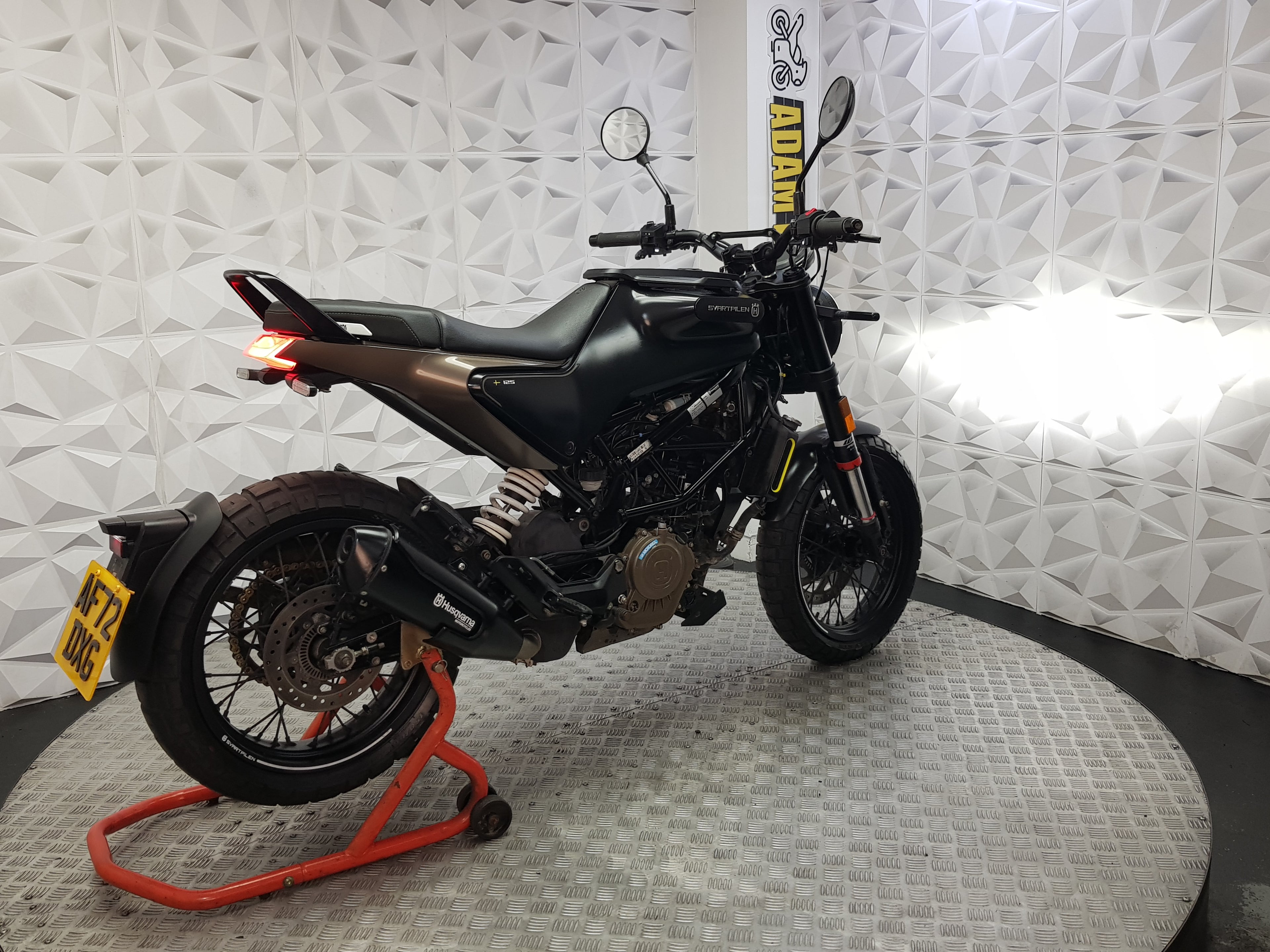 2022 Husqvarna Svartpilen 125 ABS