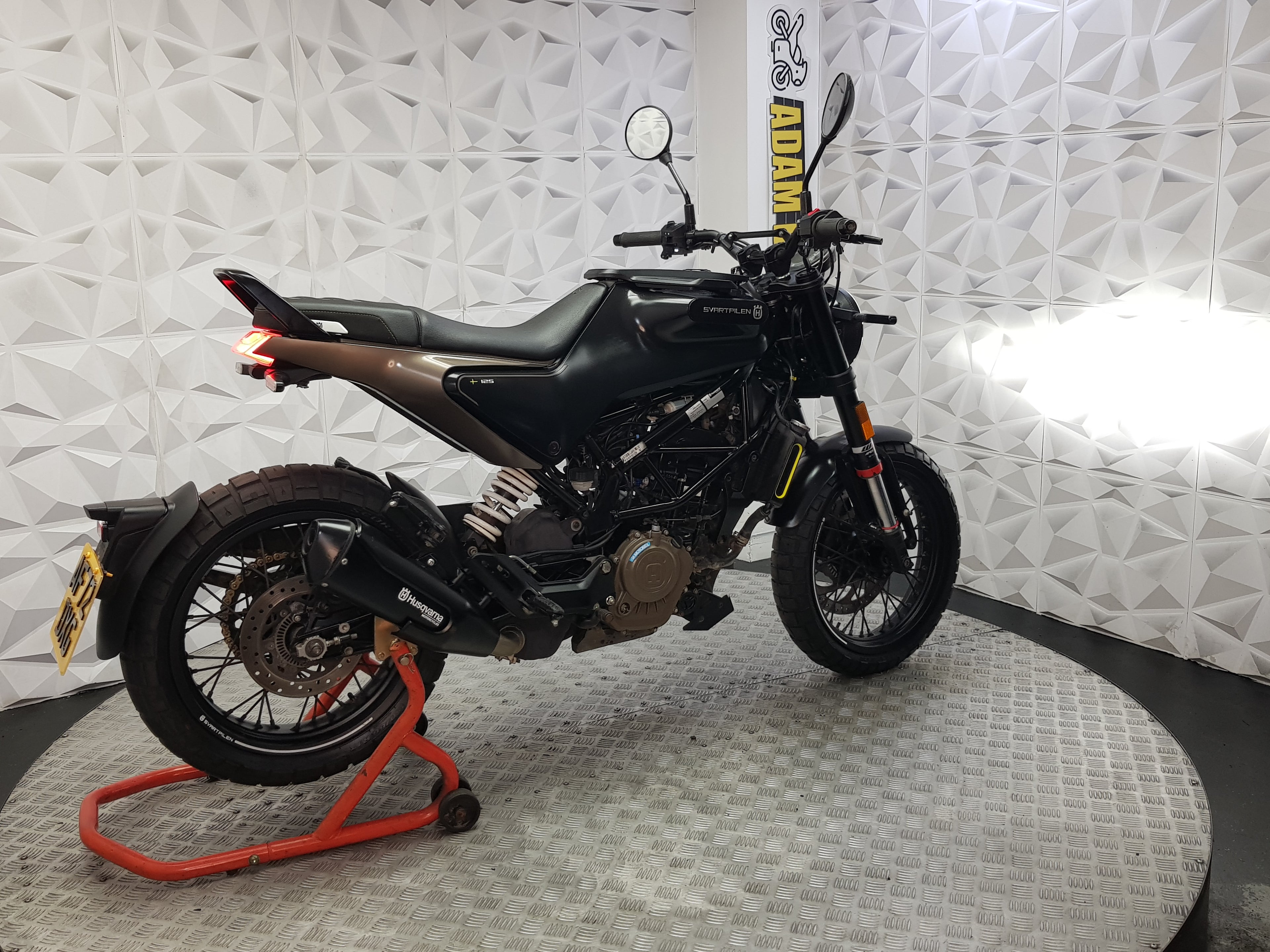 2022 Husqvarna Svartpilen 125 ABS