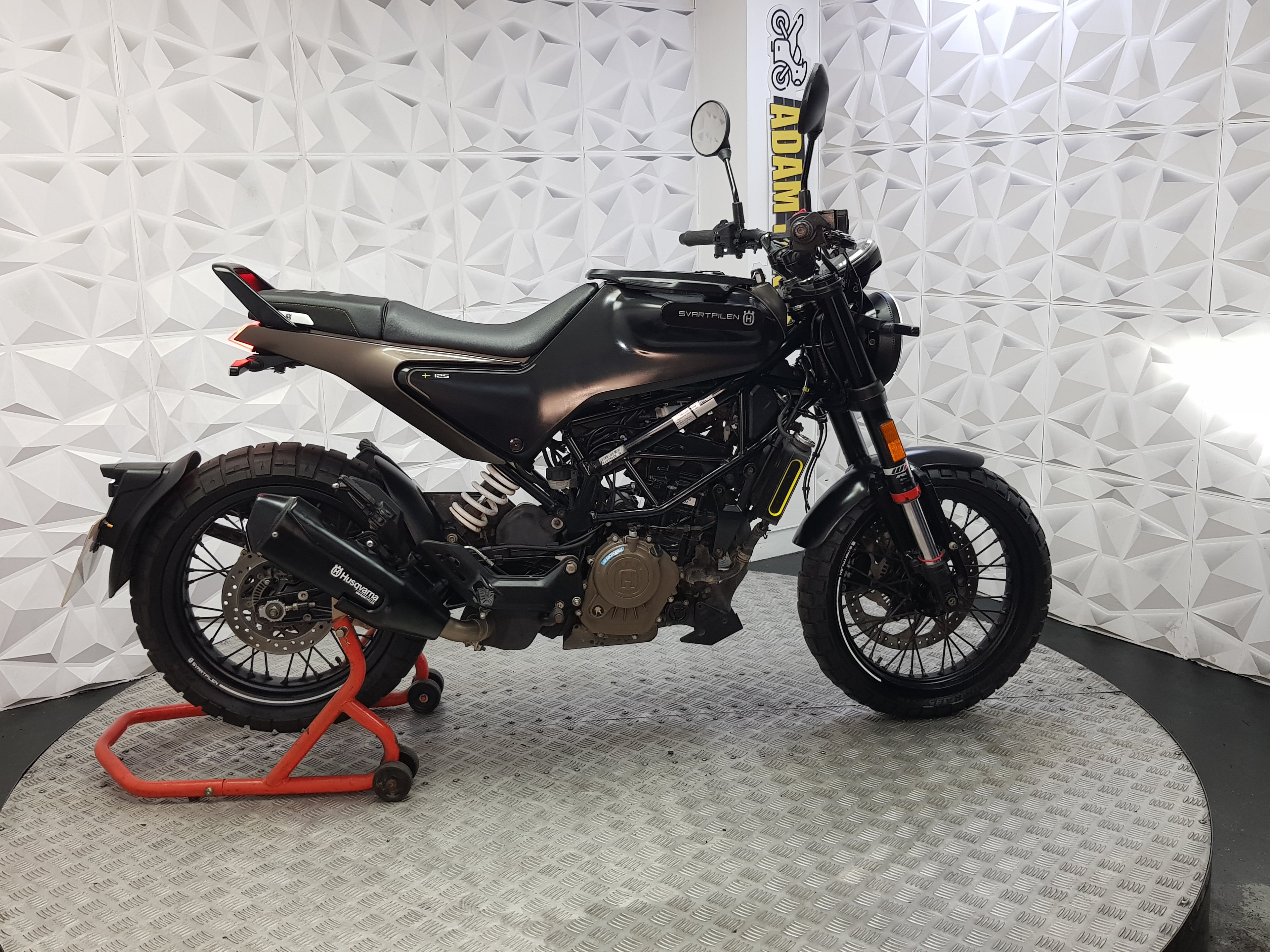 2022 Husqvarna Svartpilen 125 ABS