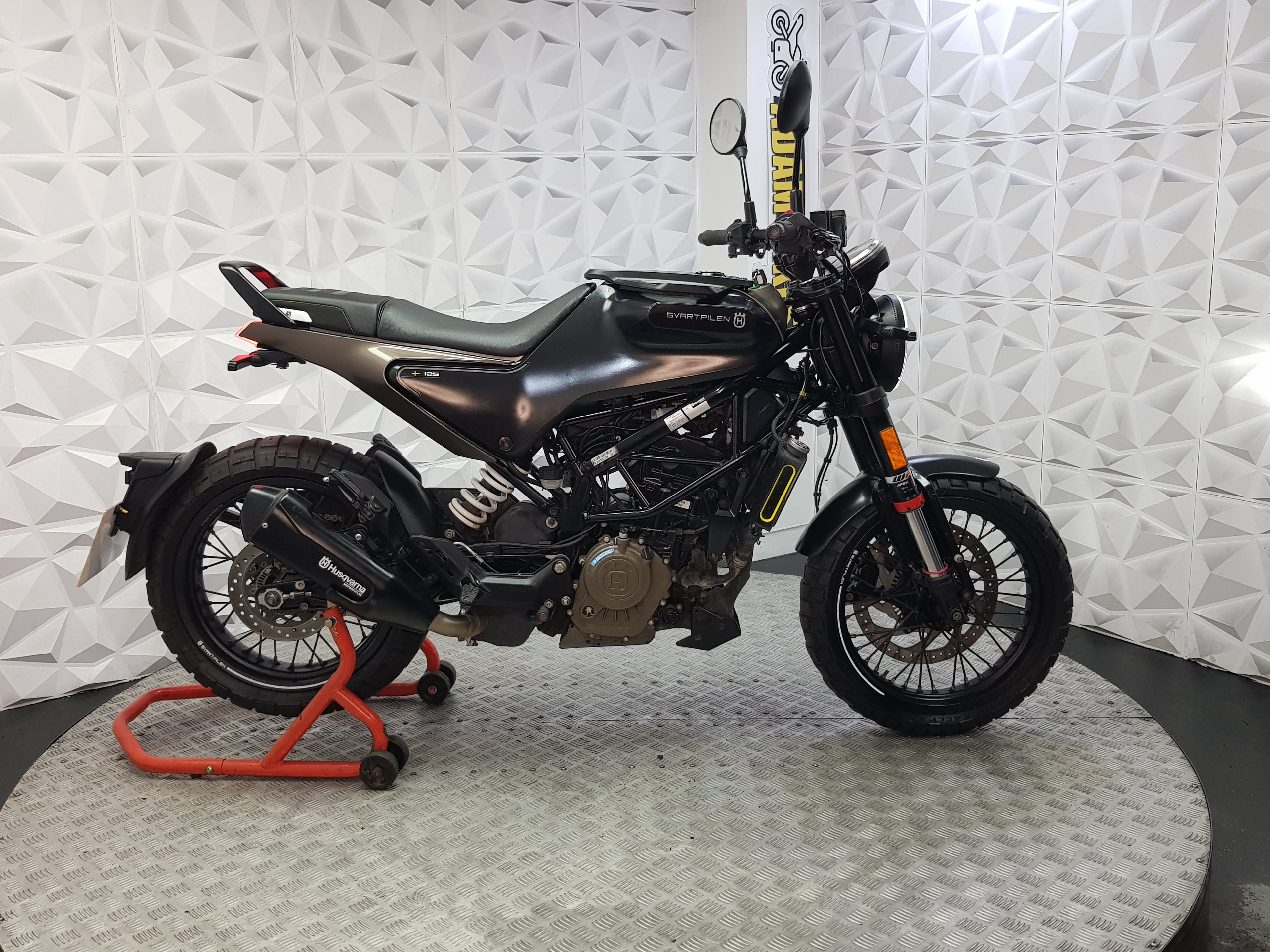 2022 Husqvarna Svartpilen 125 ABS