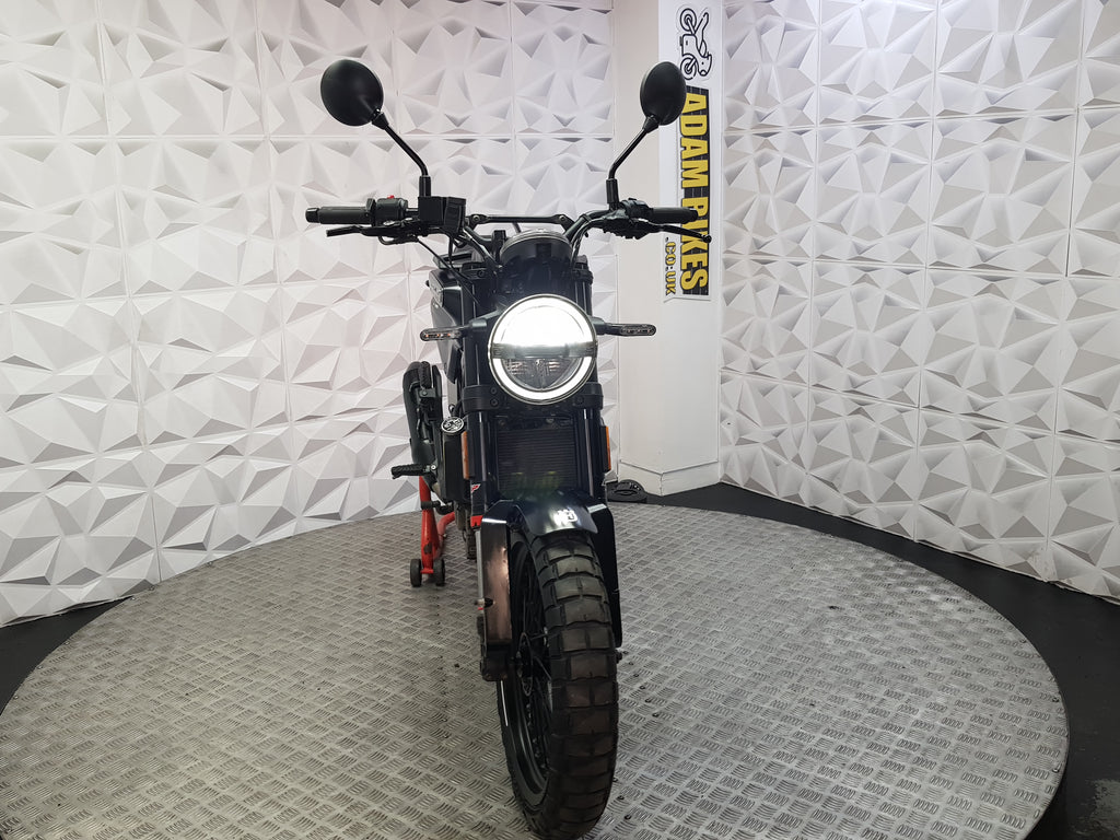 2022 Husqvarna Svartpilen 125 ABS