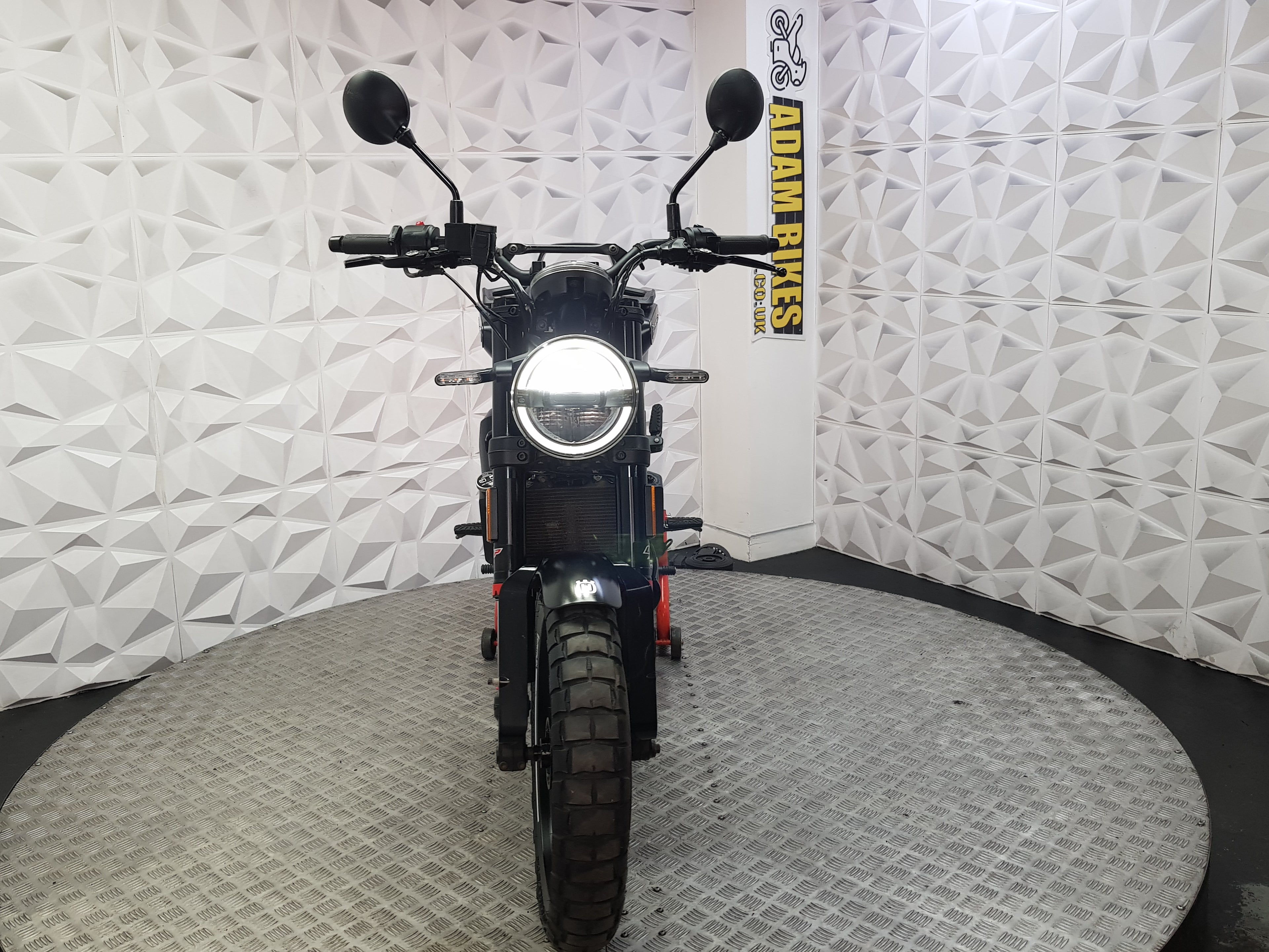2022 Husqvarna Svartpilen 125 ABS