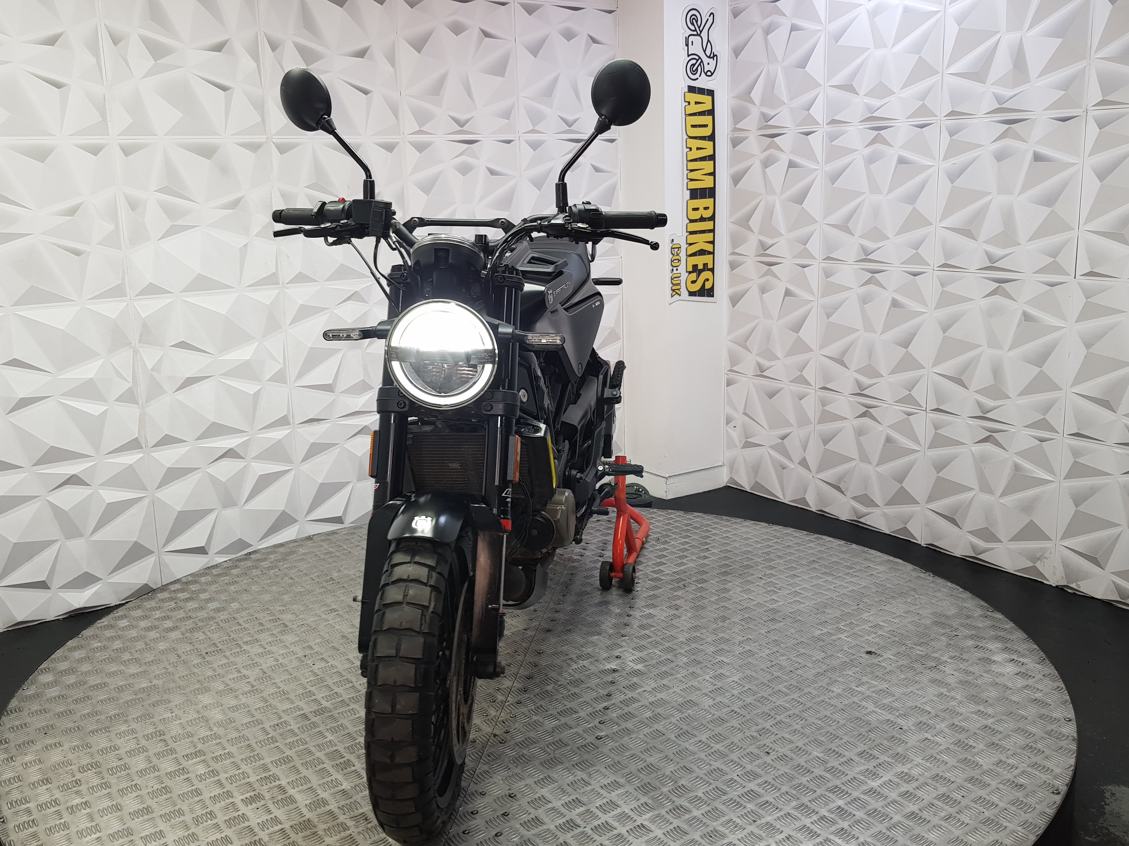 2022 Husqvarna Svartpilen 125 ABS