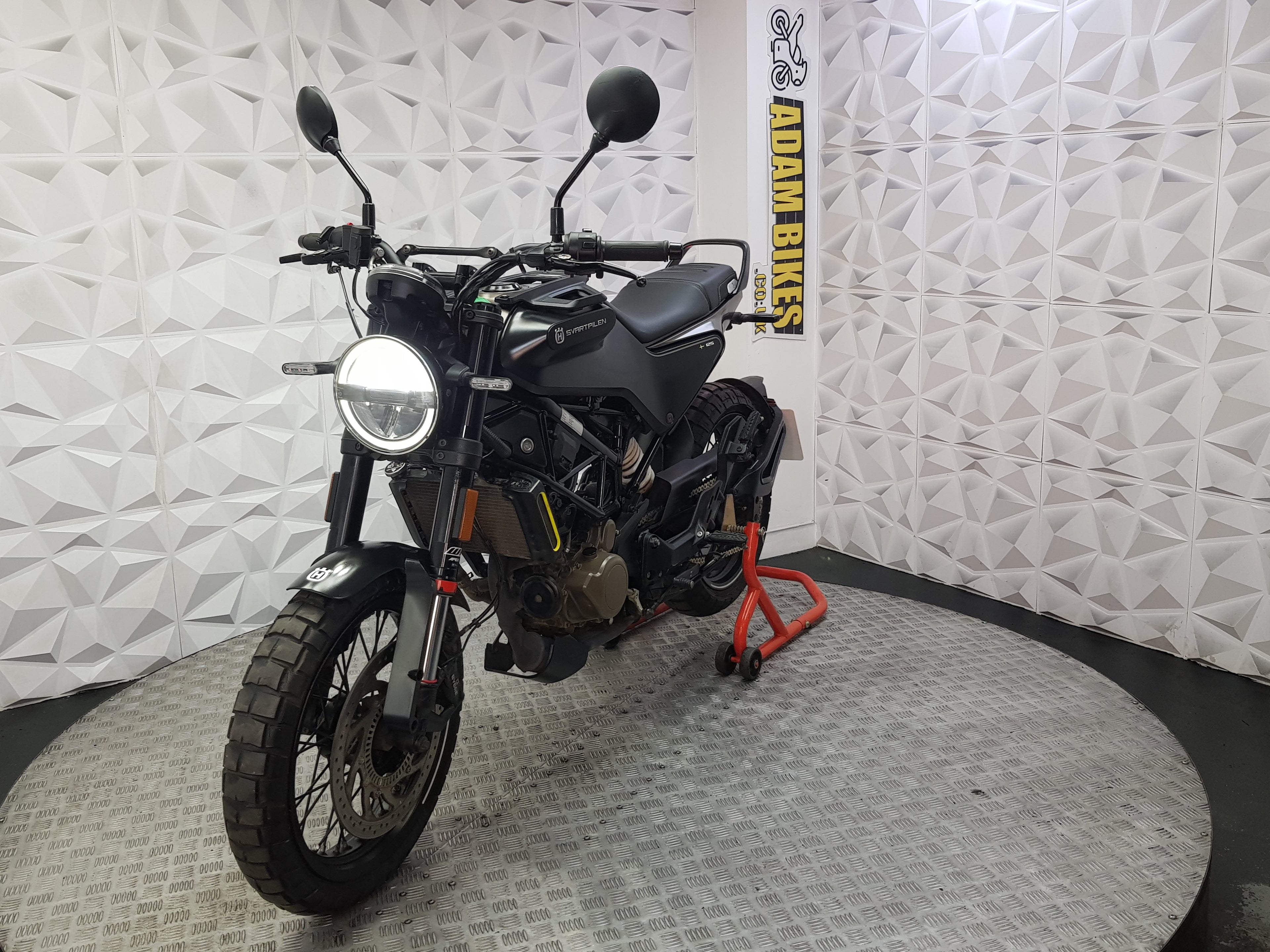 2022 Husqvarna Svartpilen 125 ABS