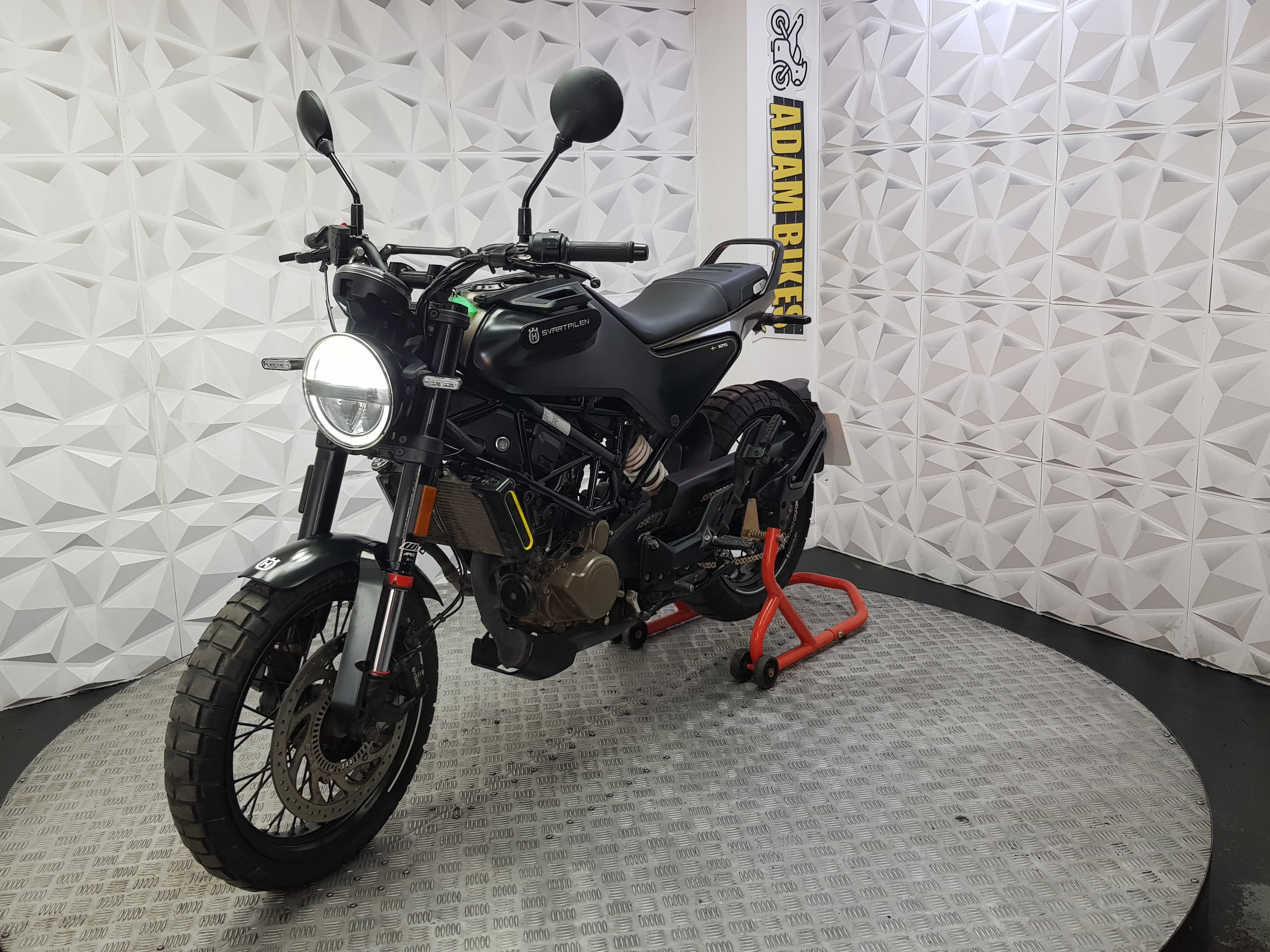 2022 Husqvarna Svartpilen 125 ABS