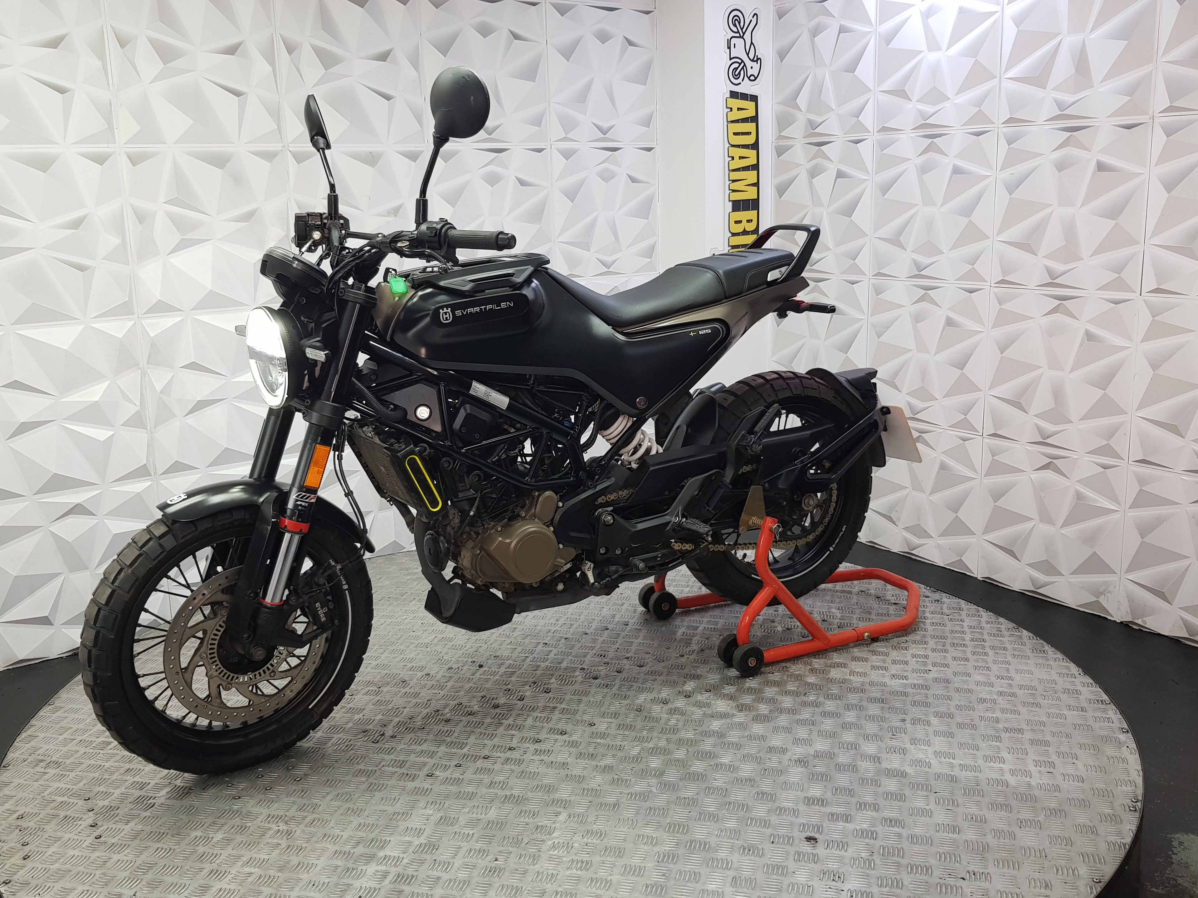 2022 Husqvarna Svartpilen 125 ABS