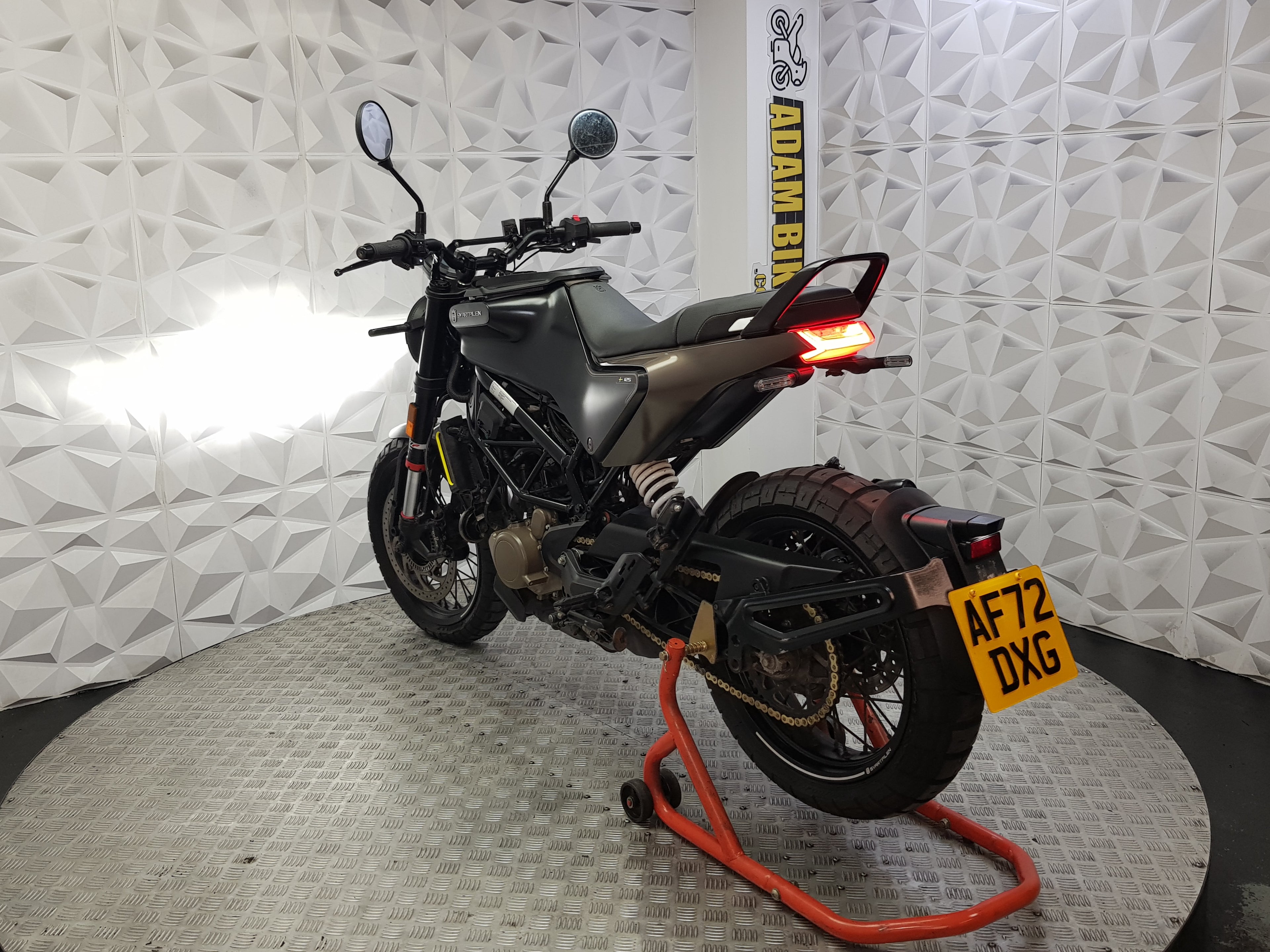 2022 Husqvarna Svartpilen 125 ABS