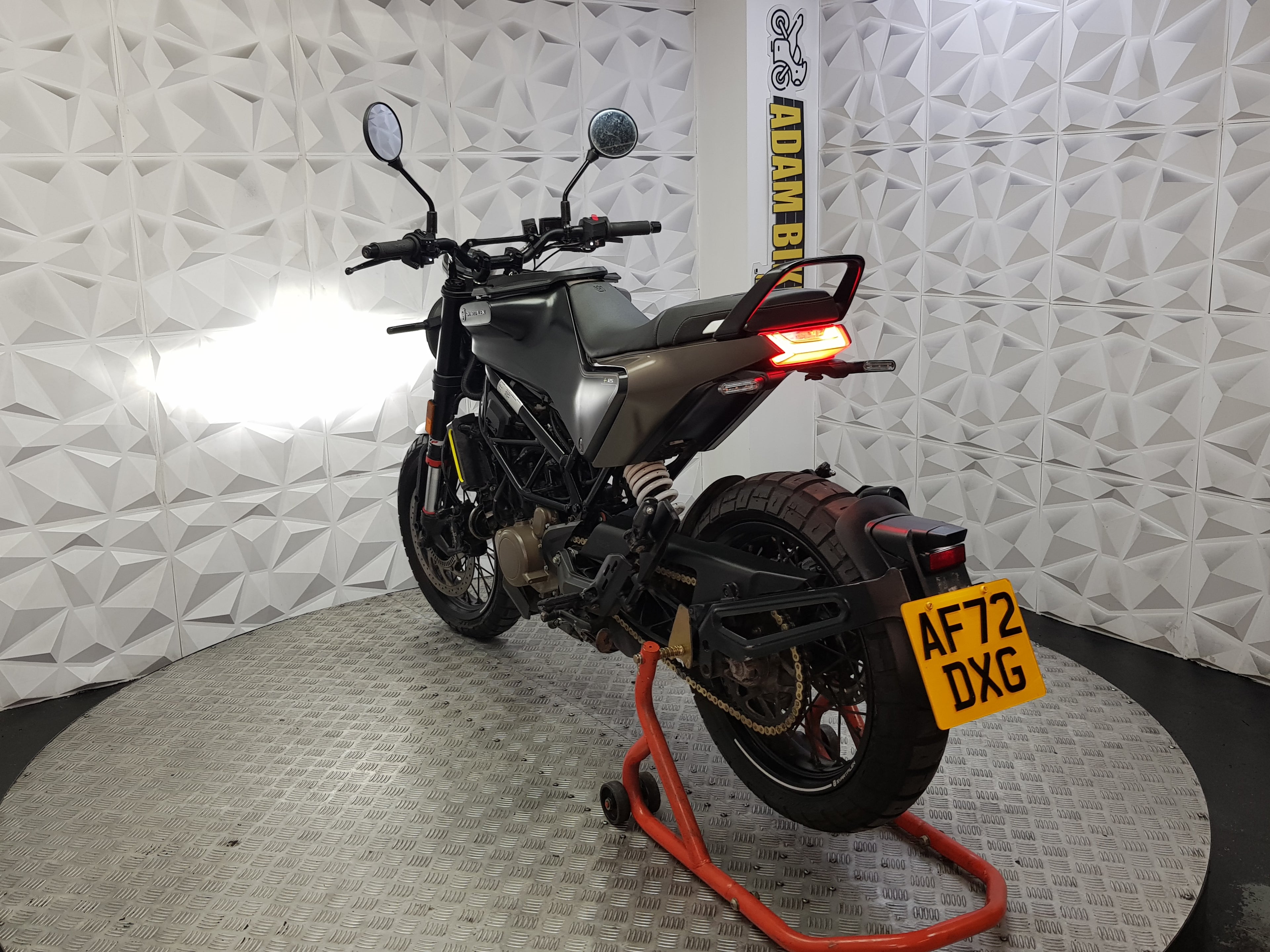 2022 Husqvarna Svartpilen 125 ABS