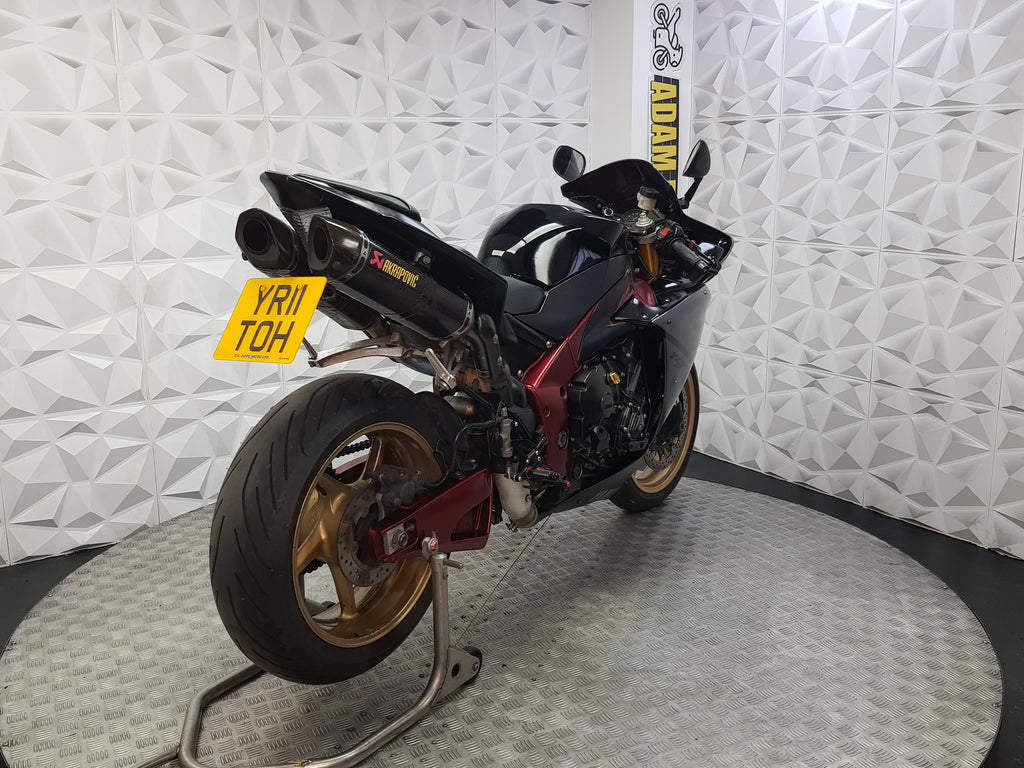 2011 Yamaha YZF R1