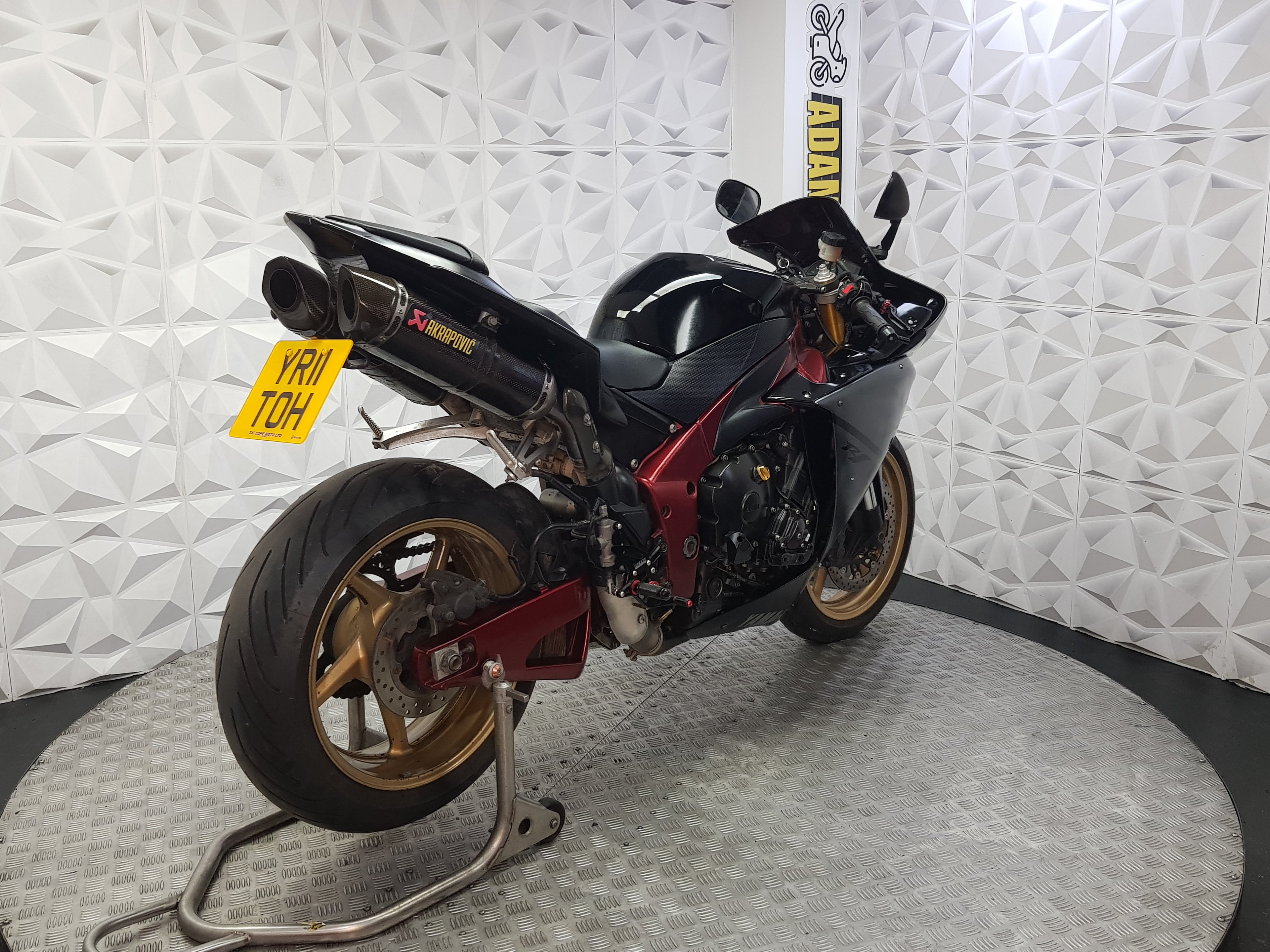 2011 Yamaha YZF R1