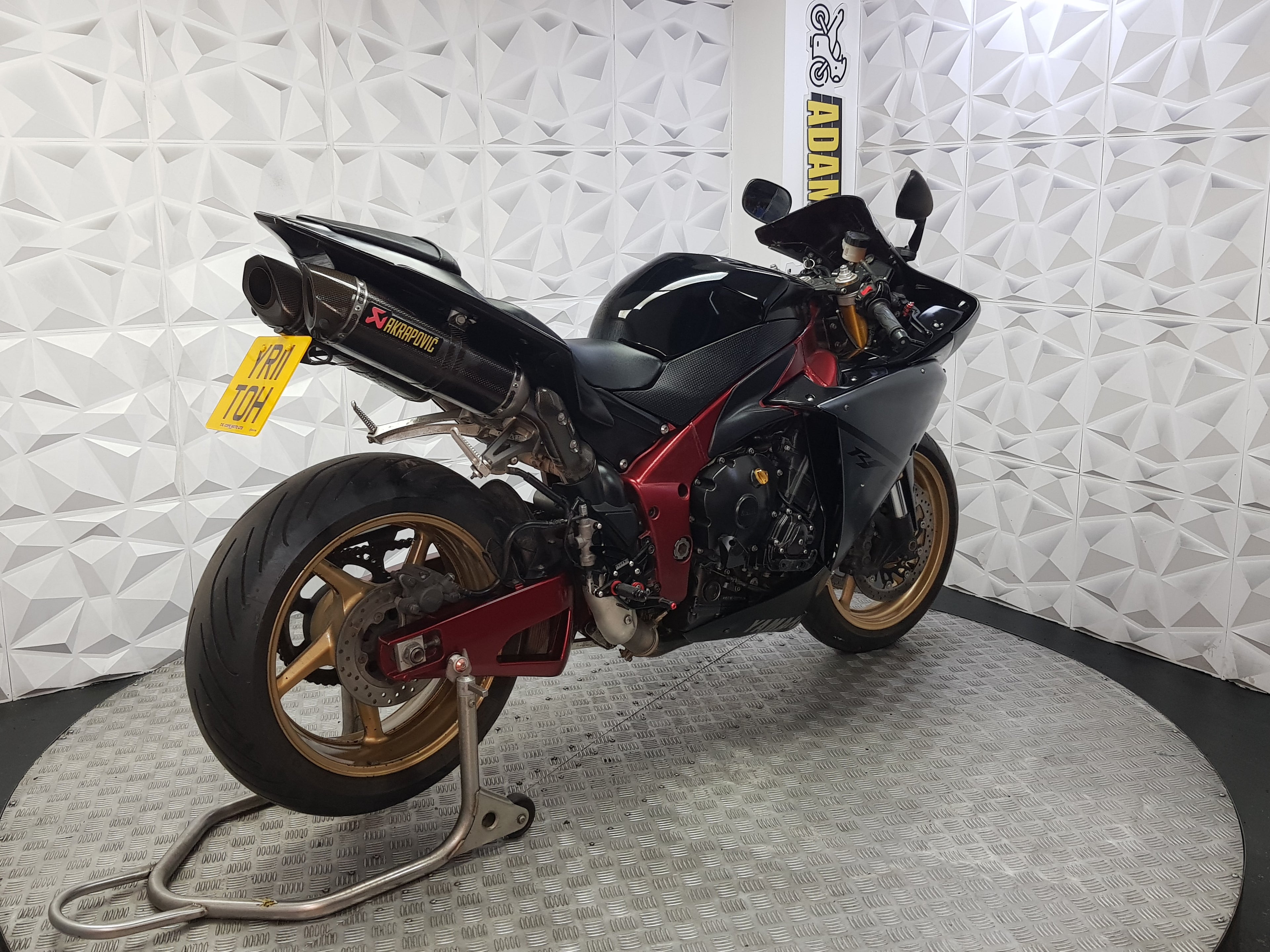 2011 Yamaha YZF R1