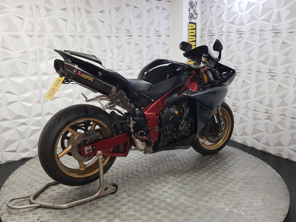 2011 Yamaha YZF R1