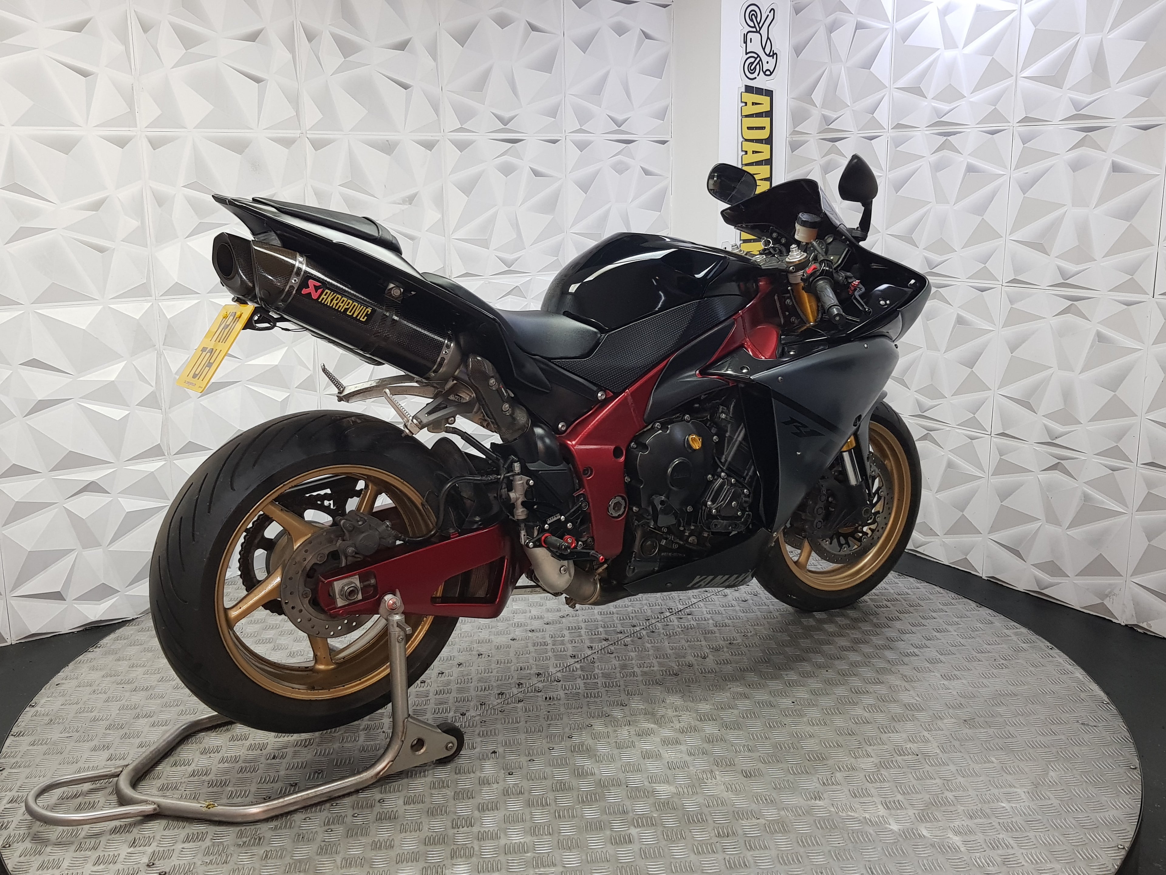 2011 Yamaha YZF R1