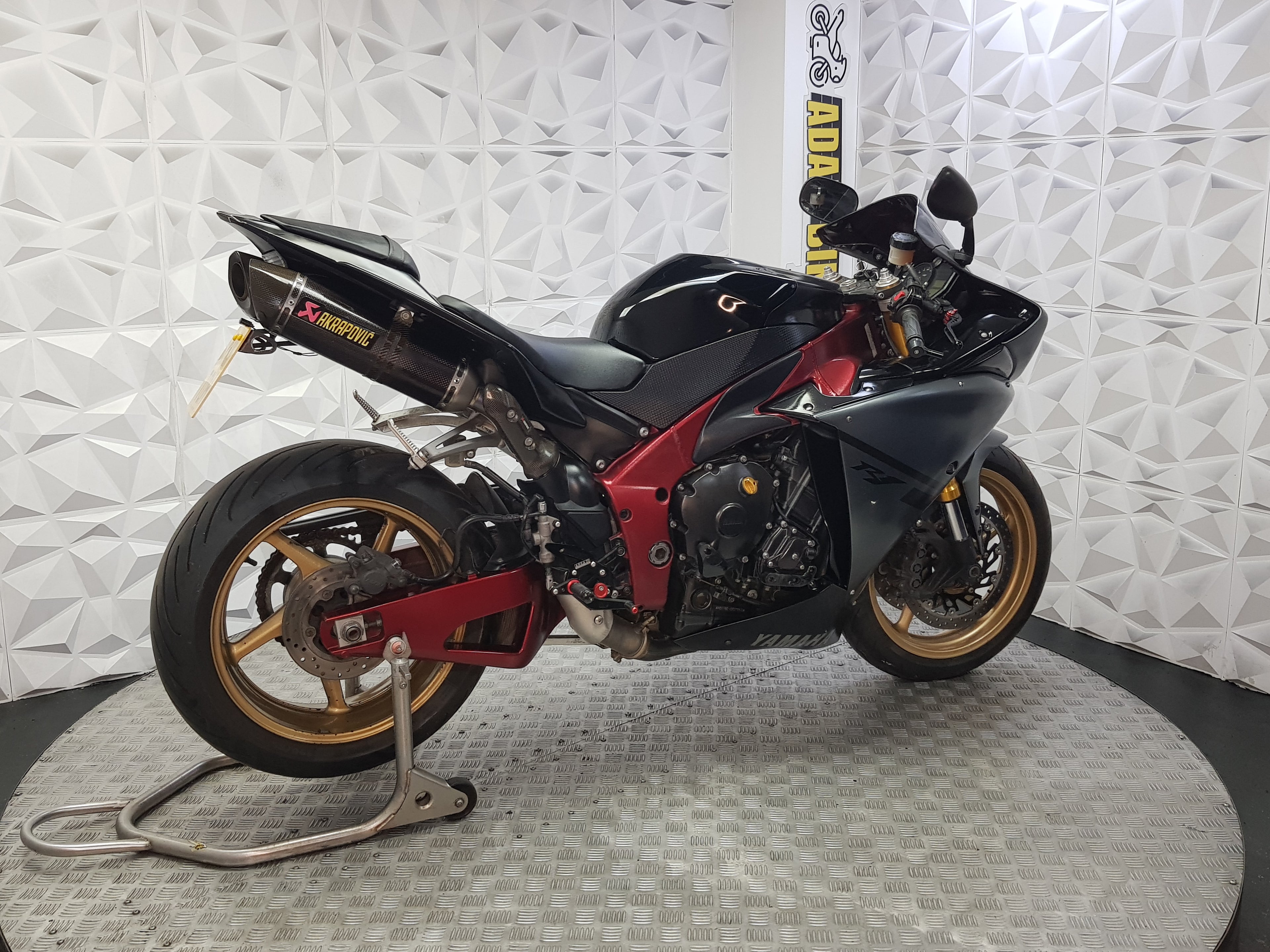 2011 Yamaha YZF R1