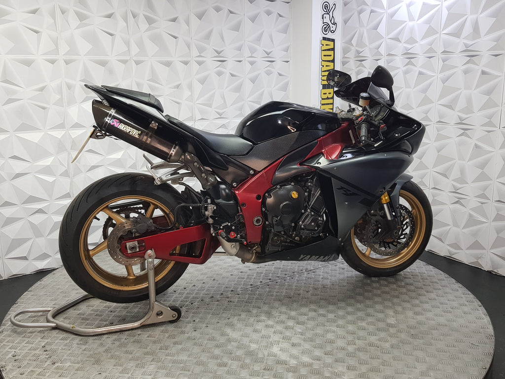 2011 Yamaha YZF R1