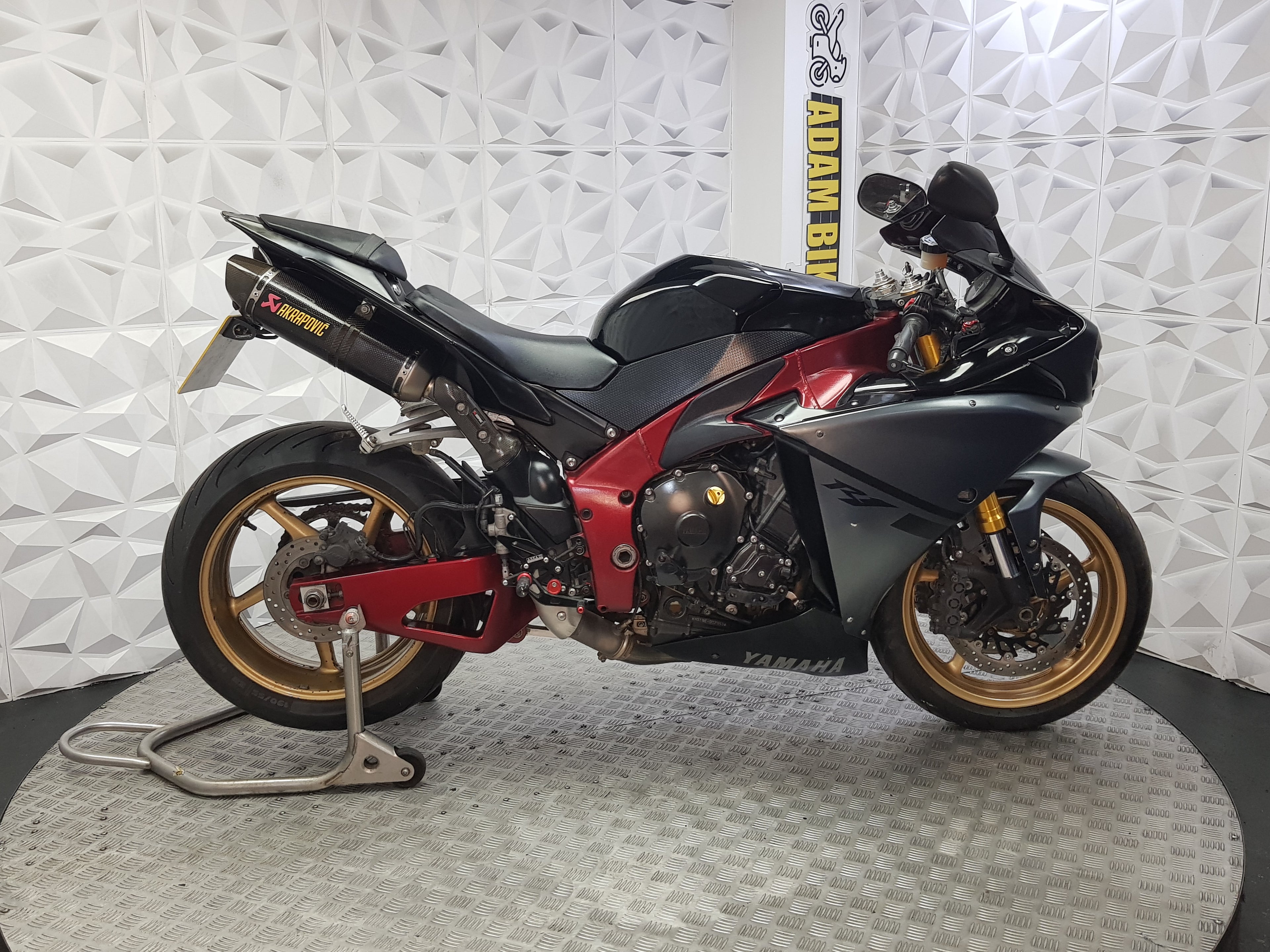 2011 Yamaha YZF R1