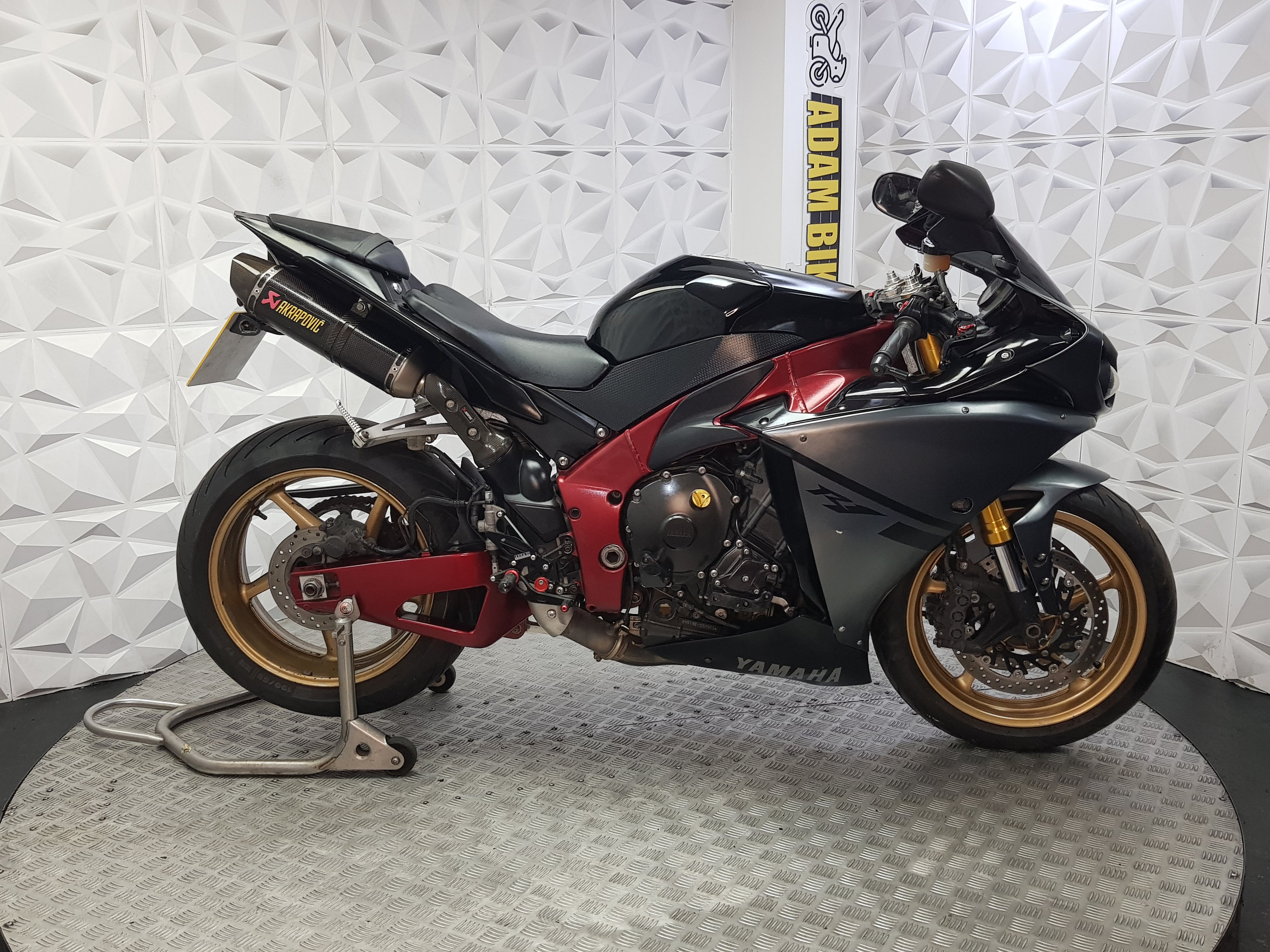 2011 Yamaha YZF R1