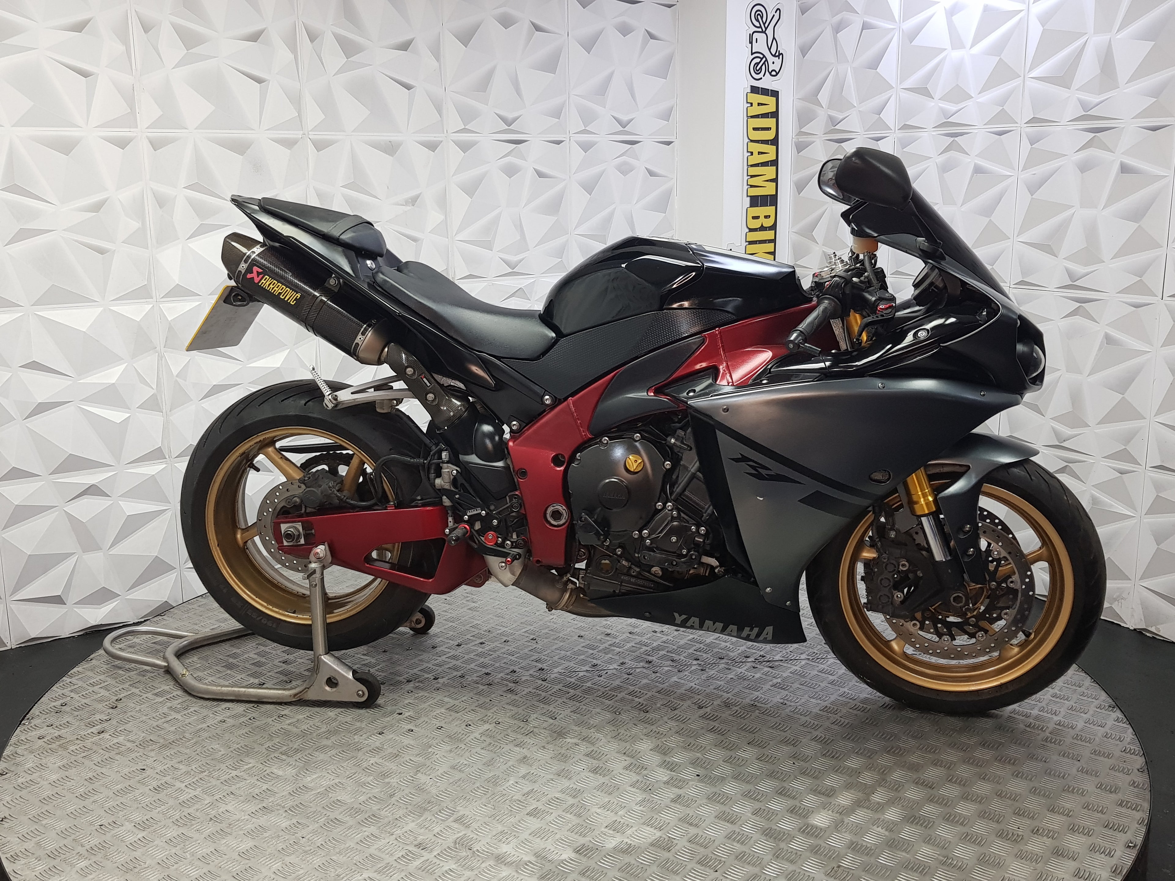 2011 Yamaha YZF R1