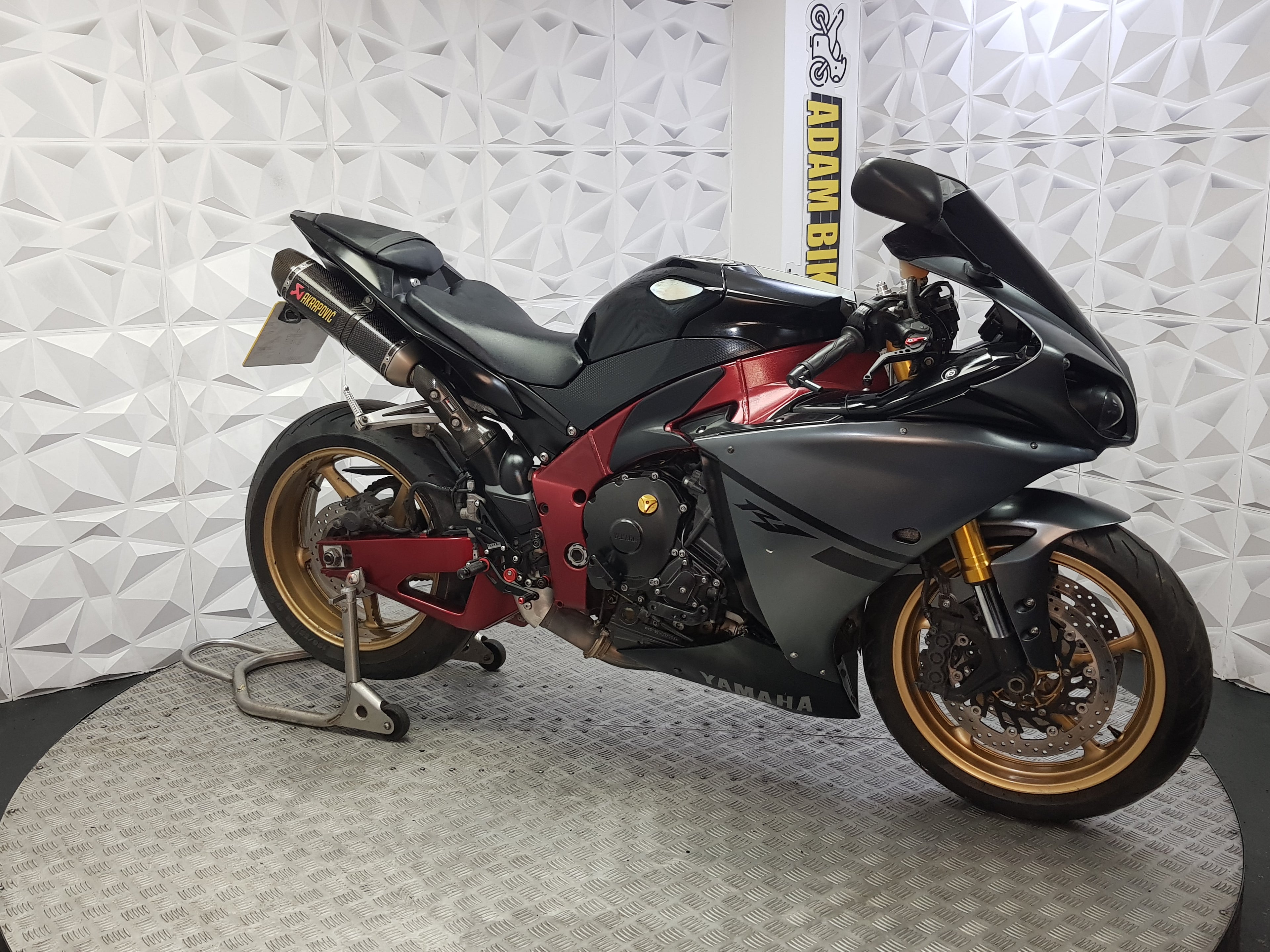 2011 Yamaha YZF R1
