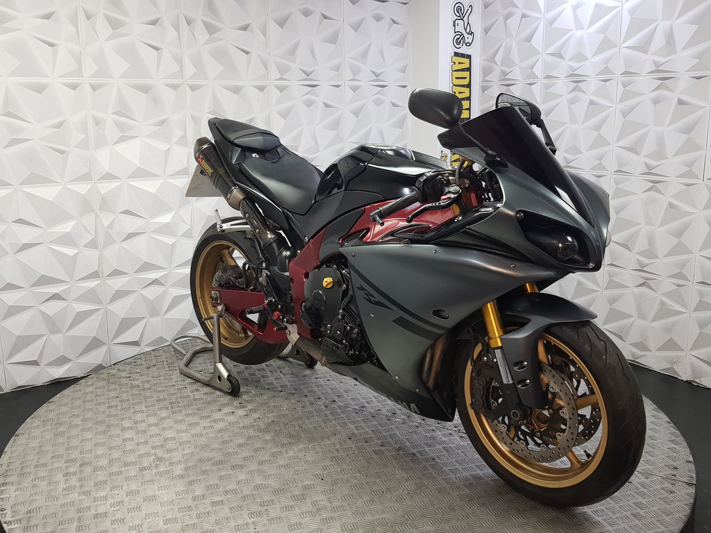 2011 Yamaha YZF R1