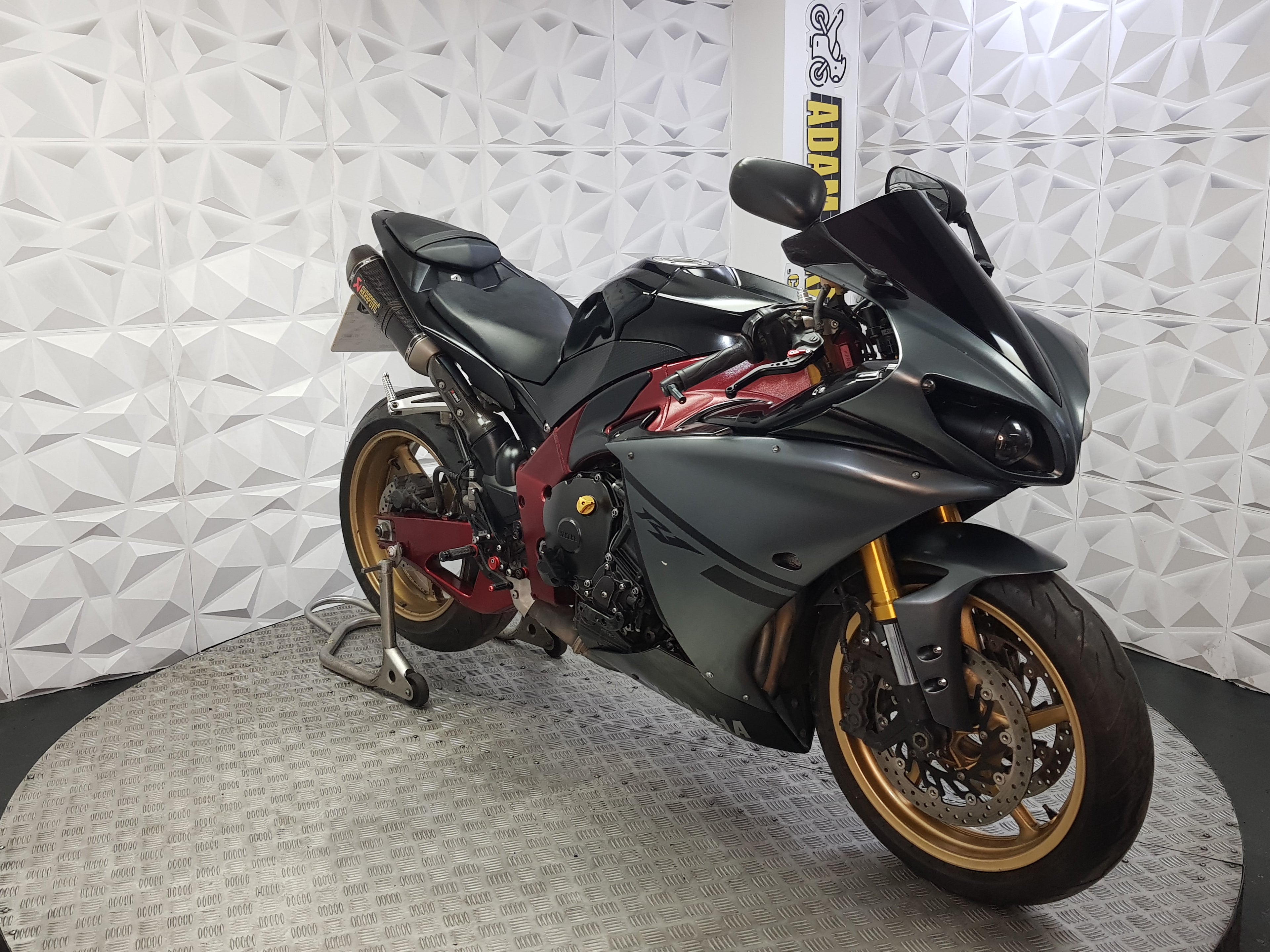 2011 Yamaha YZF R1