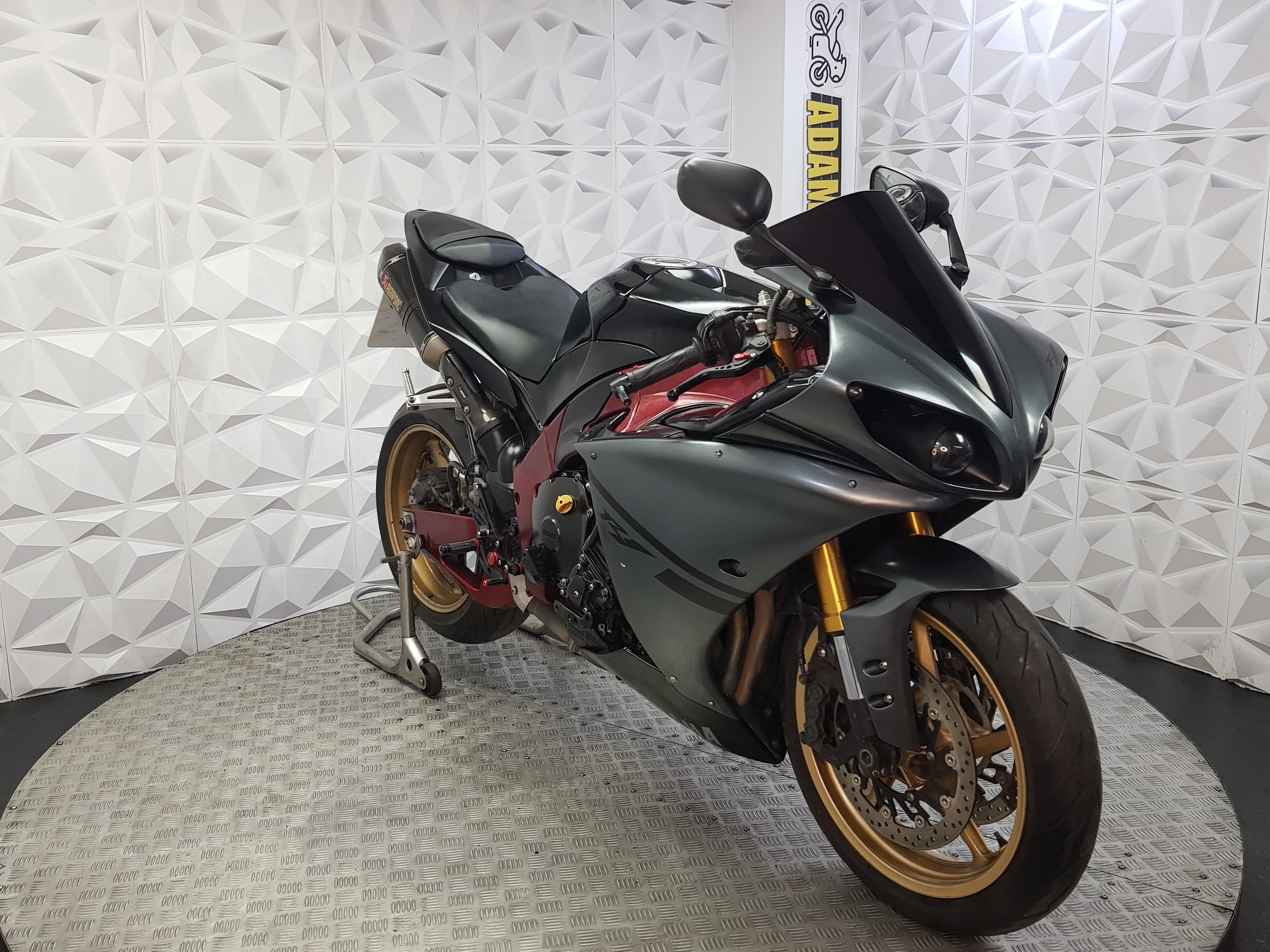 2011 Yamaha YZF R1