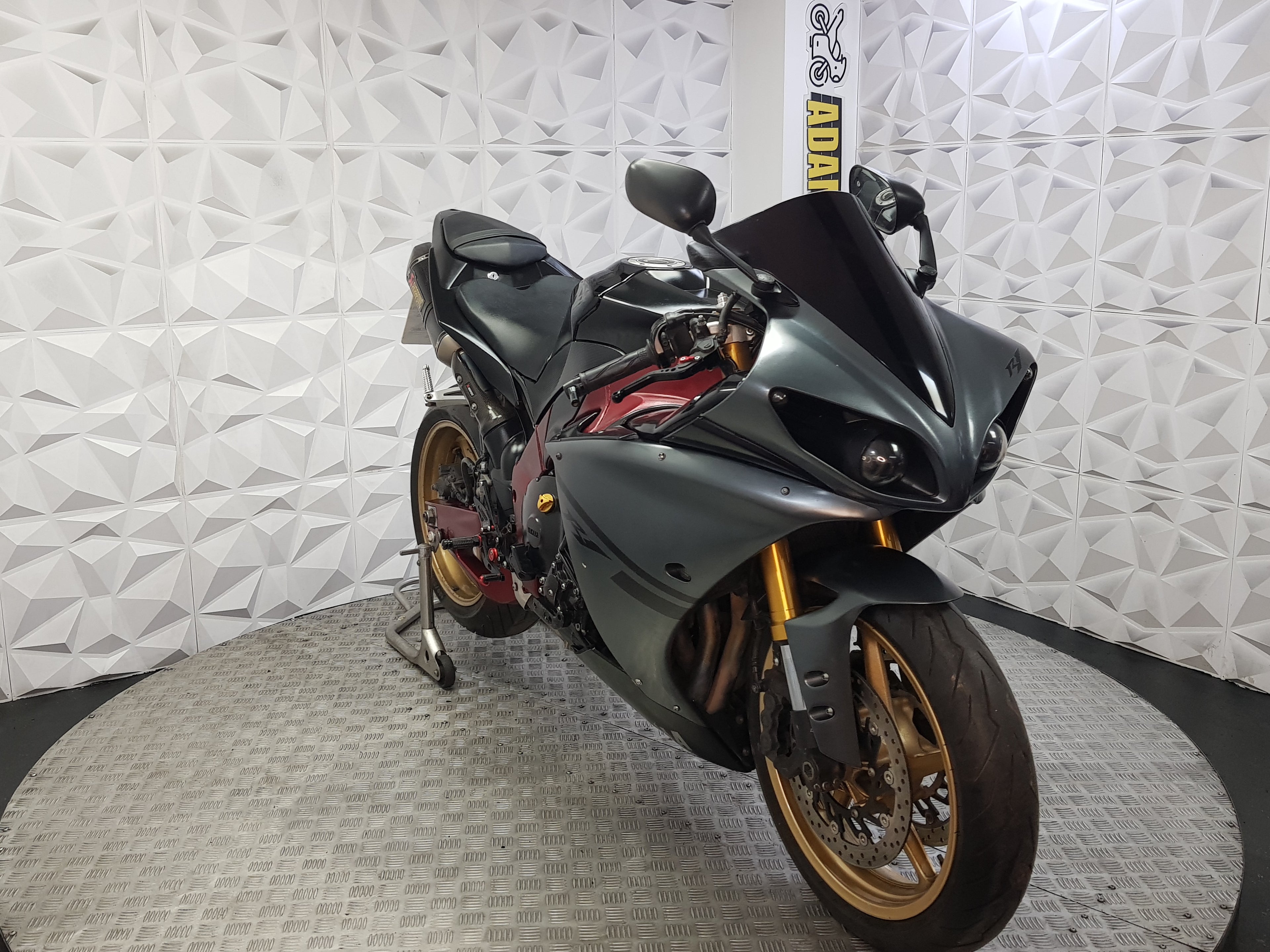 2011 Yamaha YZF R1