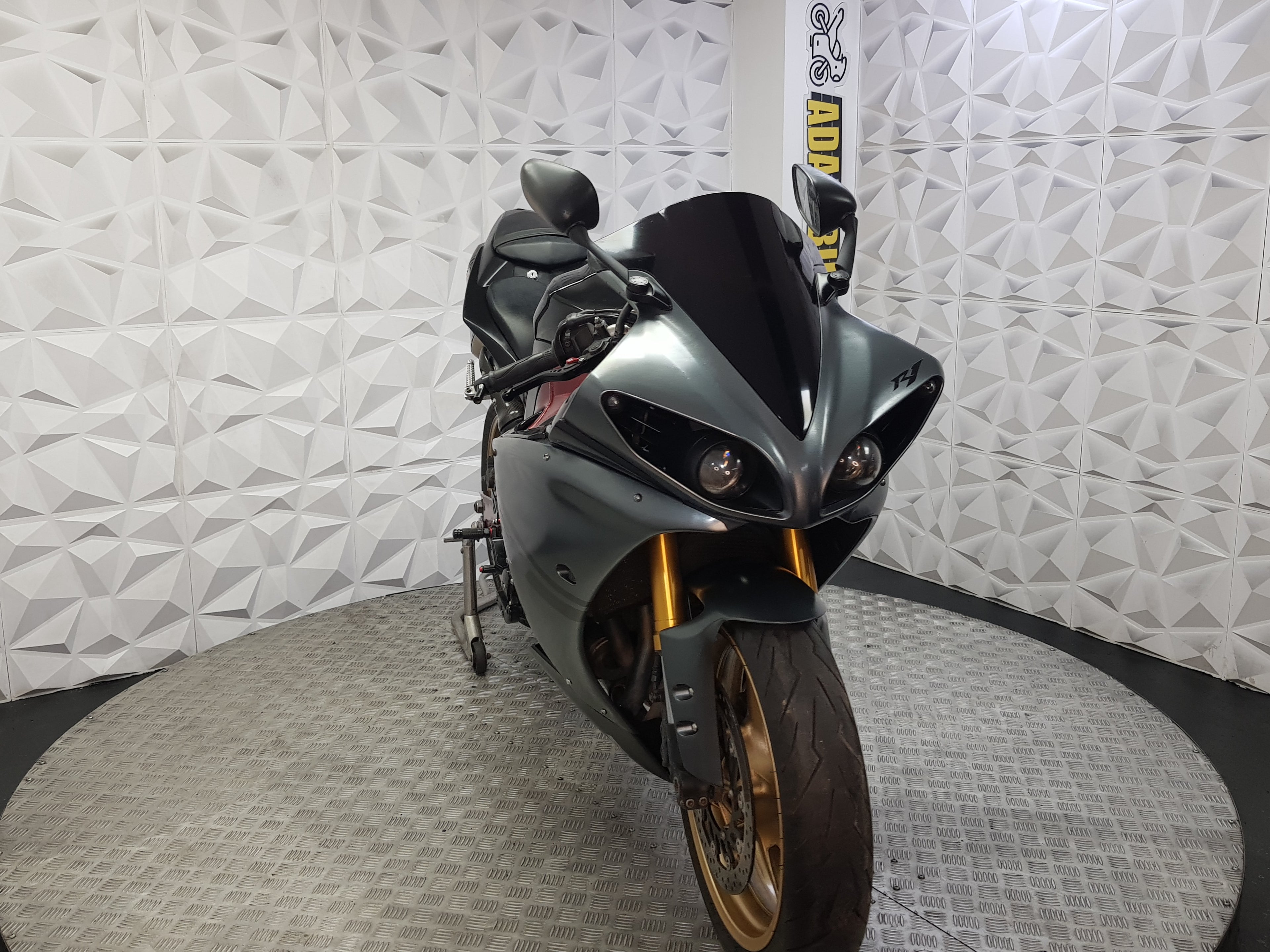2011 Yamaha YZF R1