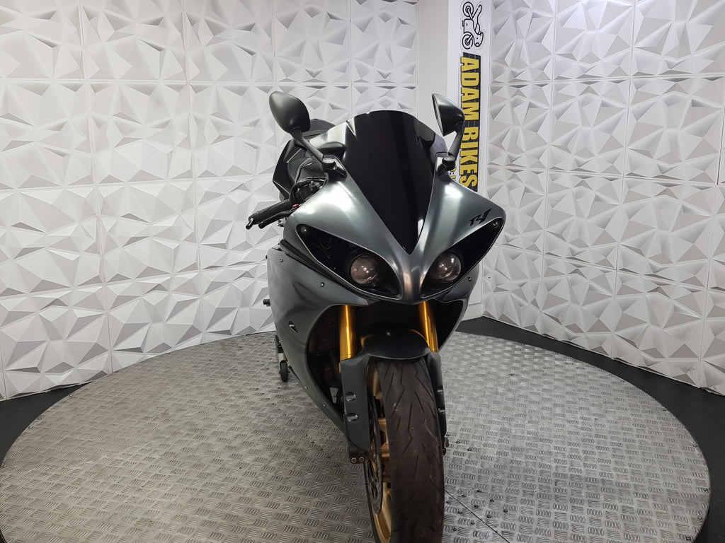 2011 Yamaha YZF R1