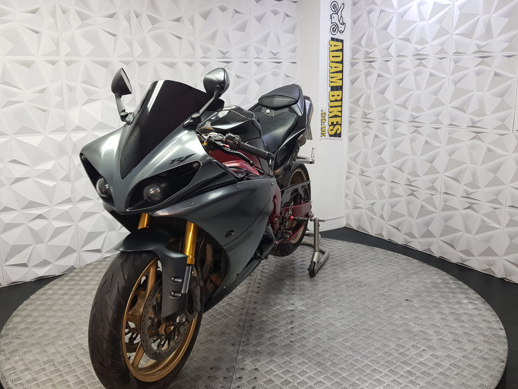 2011 Yamaha YZF R1