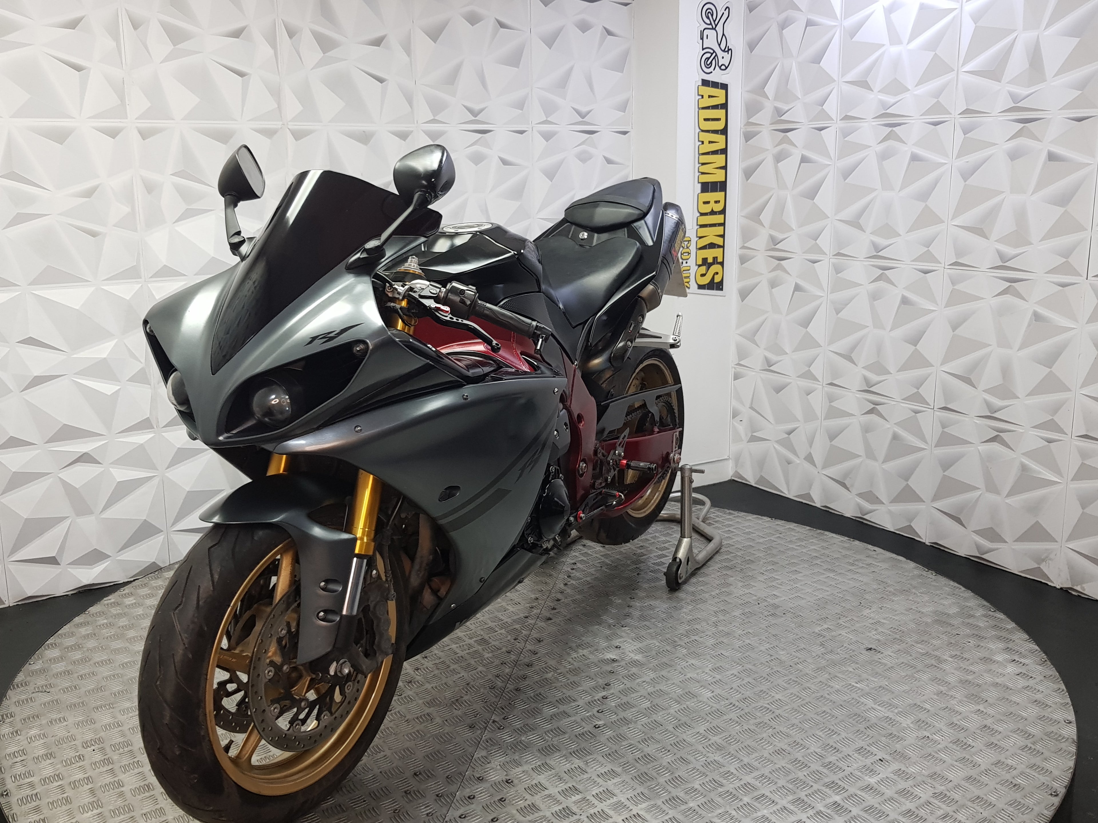 2011 Yamaha YZF R1