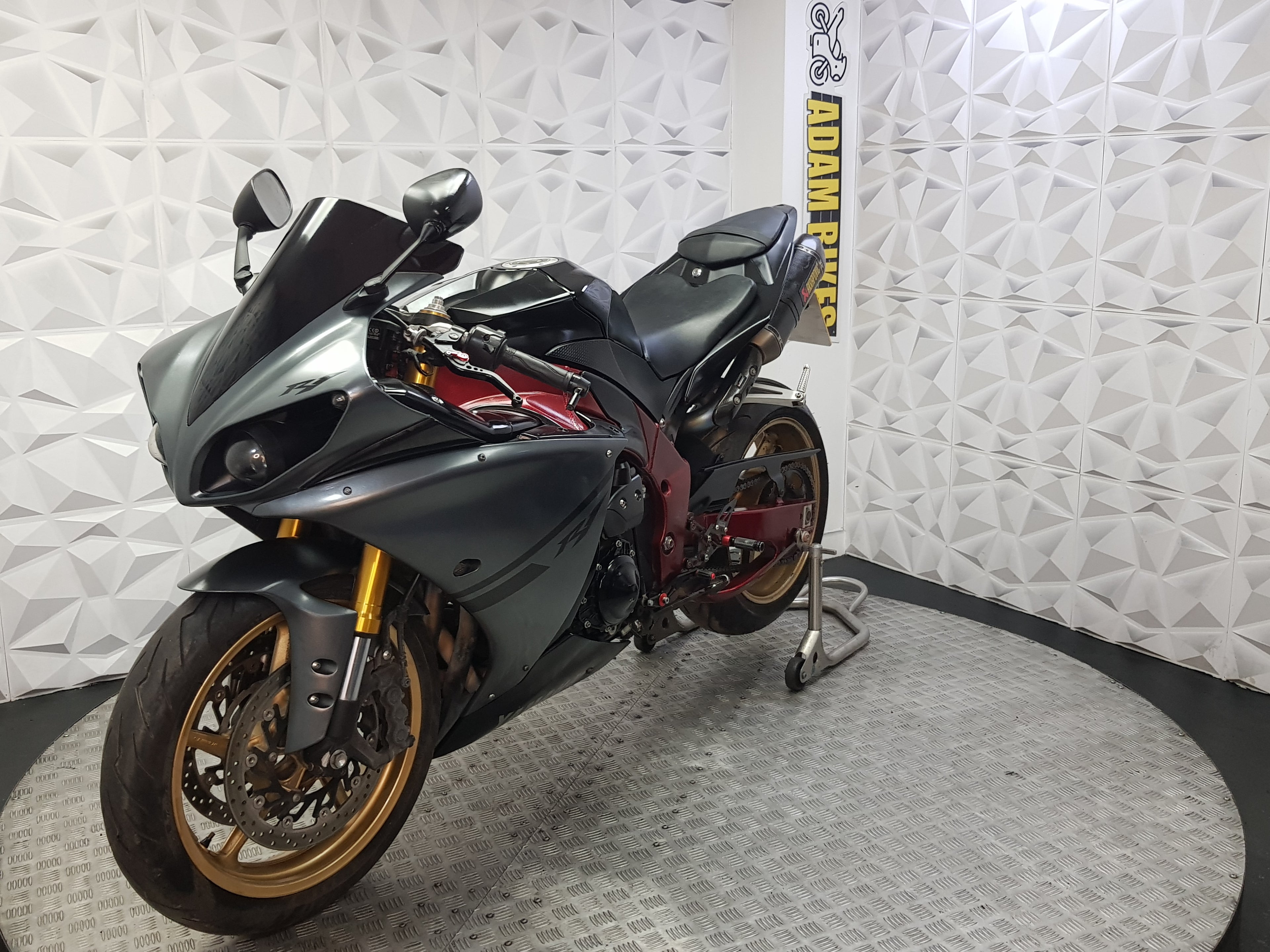 2011 Yamaha YZF R1