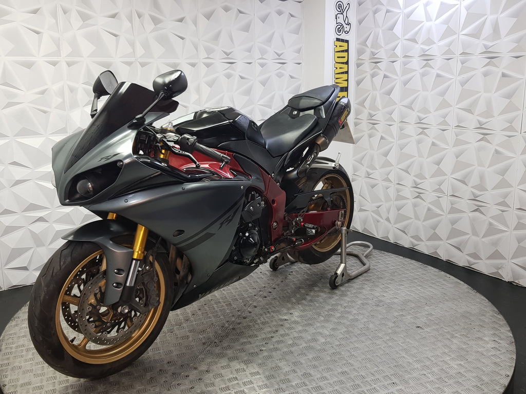 2011 Yamaha YZF R1