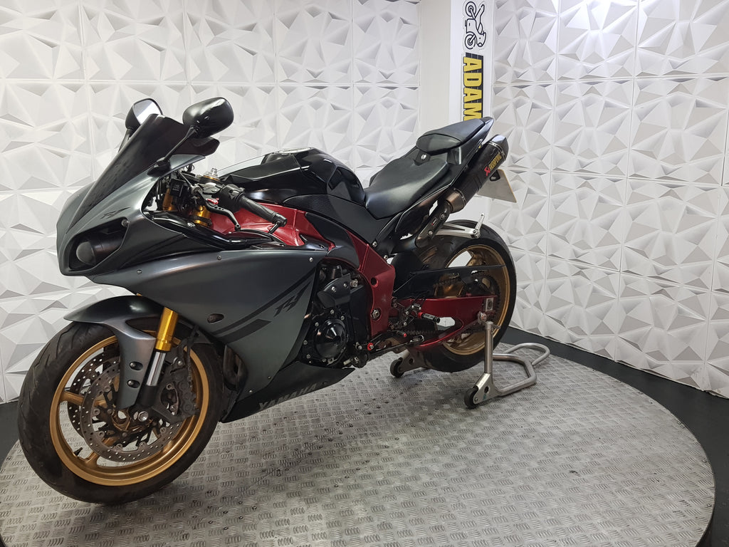 2011 Yamaha YZF R1