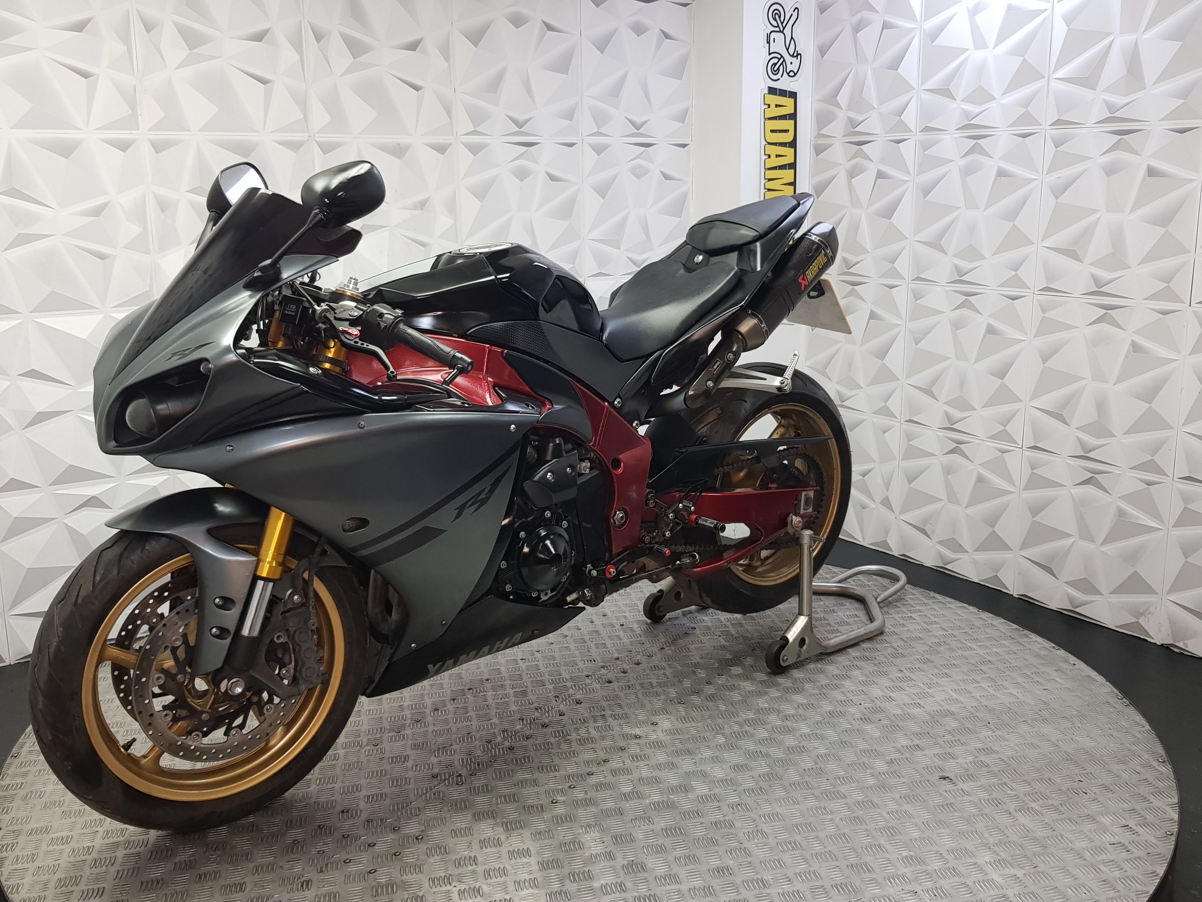 2011 Yamaha YZF R1