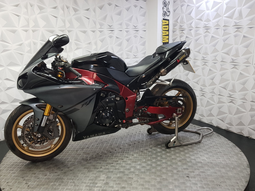 2011 Yamaha YZF R1