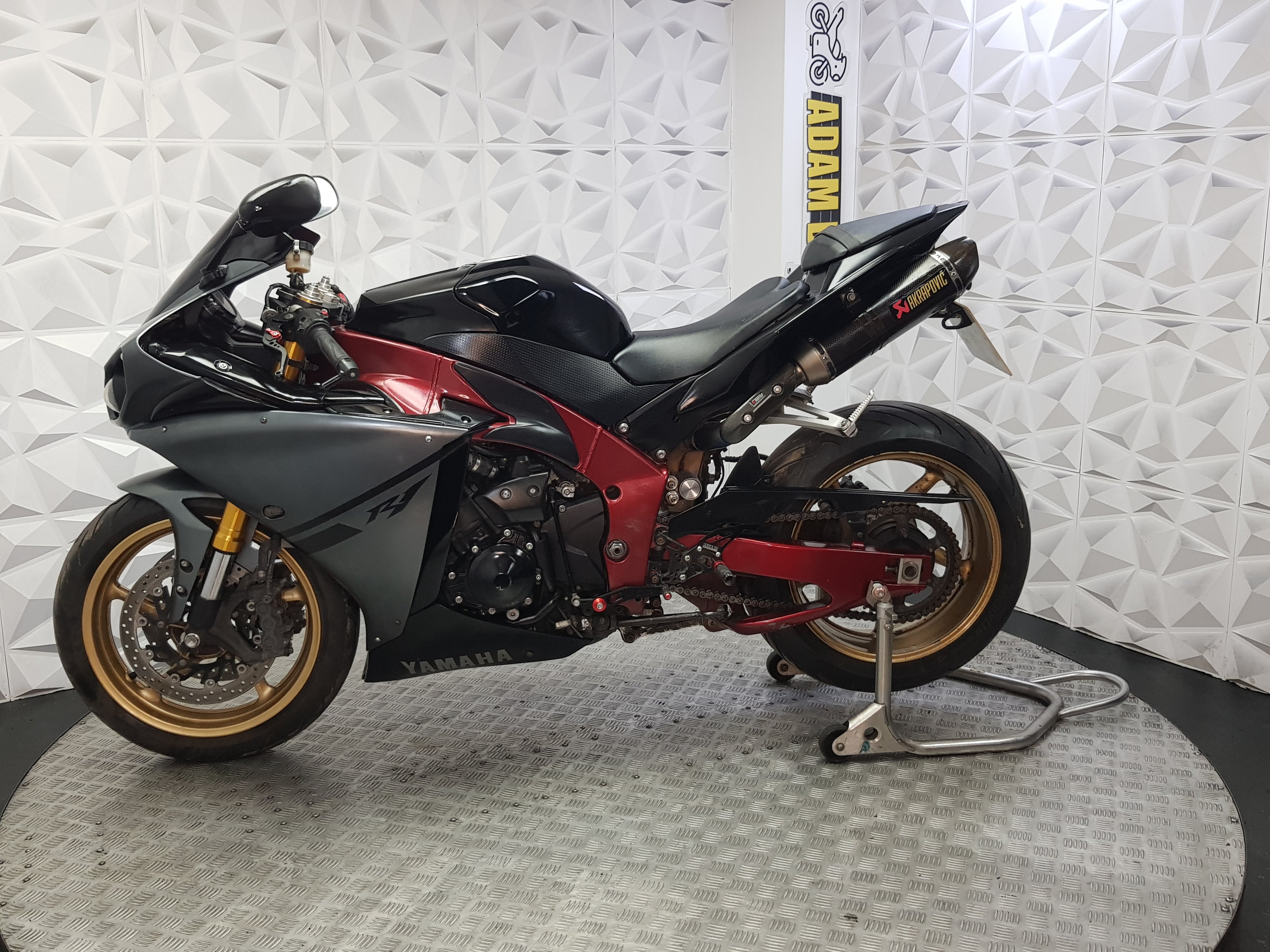 2011 Yamaha YZF R1