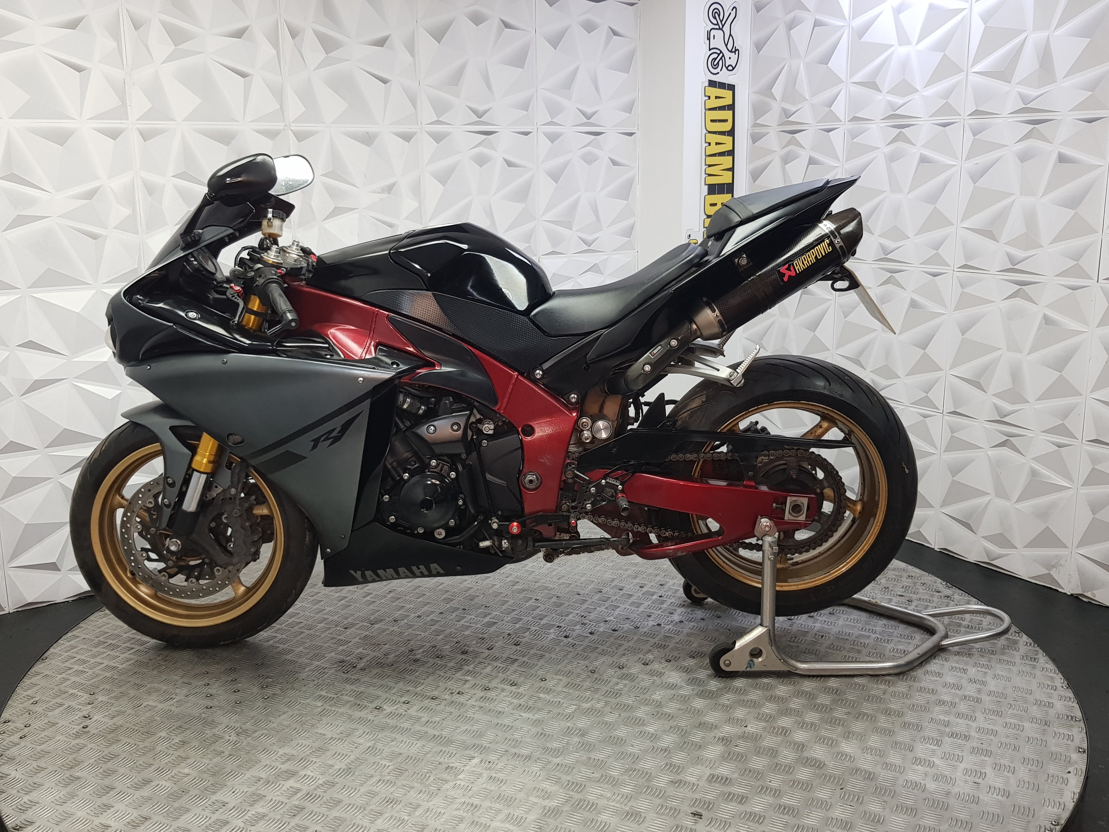 2011 Yamaha YZF R1
