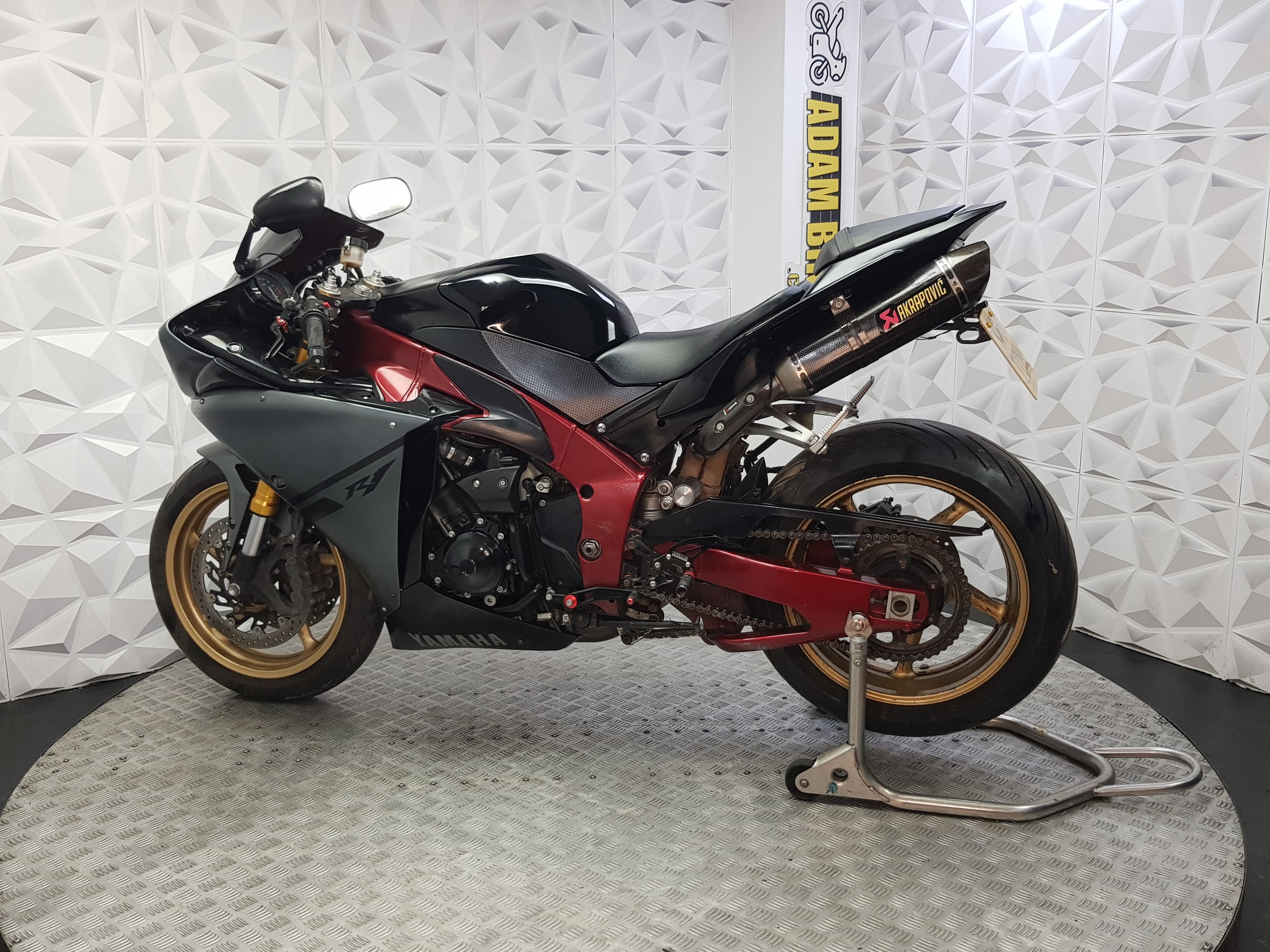 2011 Yamaha YZF R1