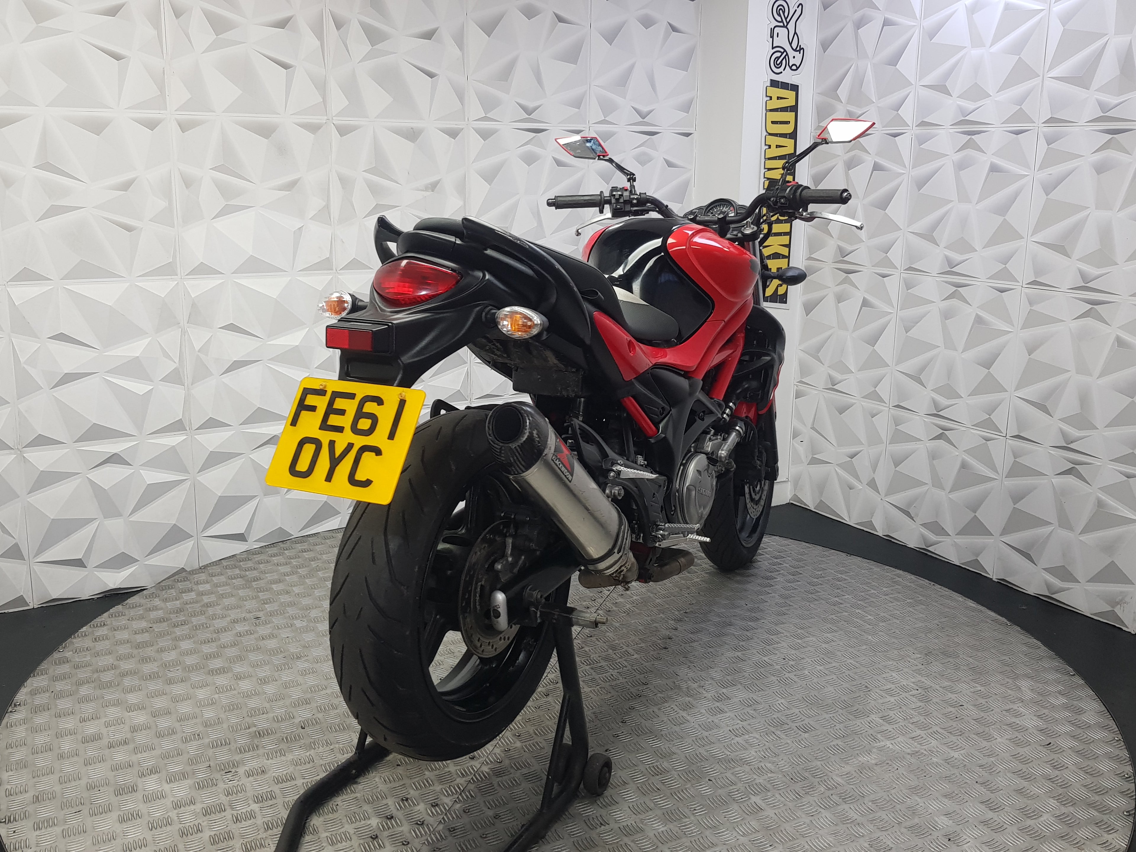 2011 SUZUKI GLADIUS 650