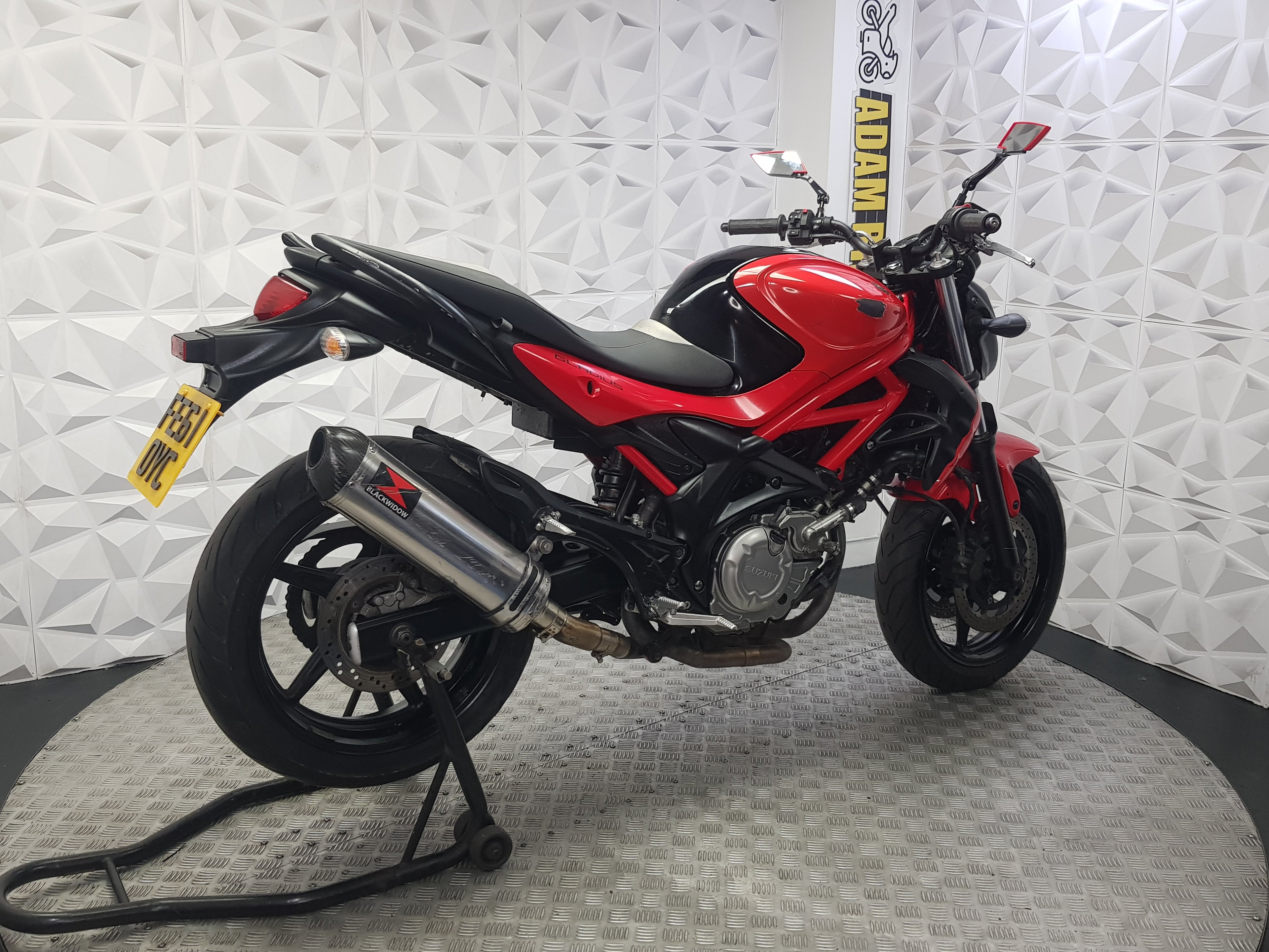 2011 SUZUKI GLADIUS 650