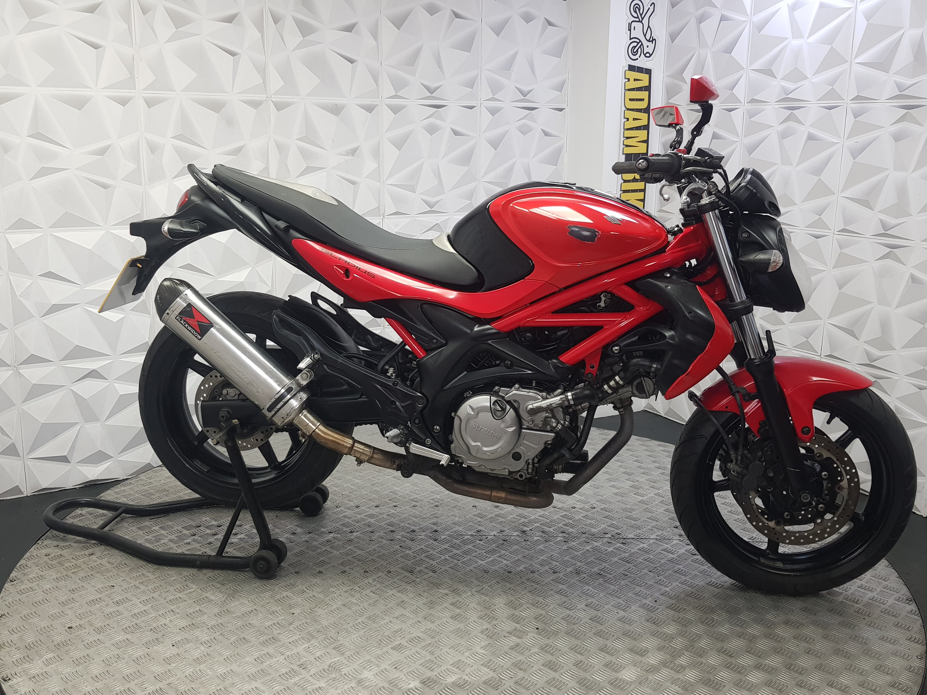 2011 SUZUKI GLADIUS 650