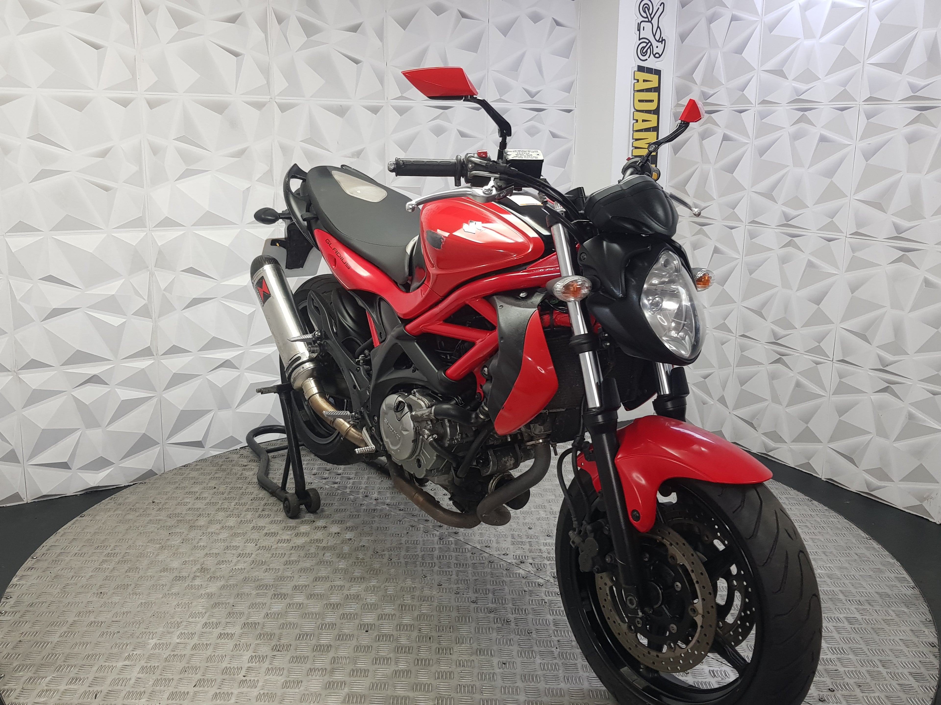 2011 SUZUKI GLADIUS 650